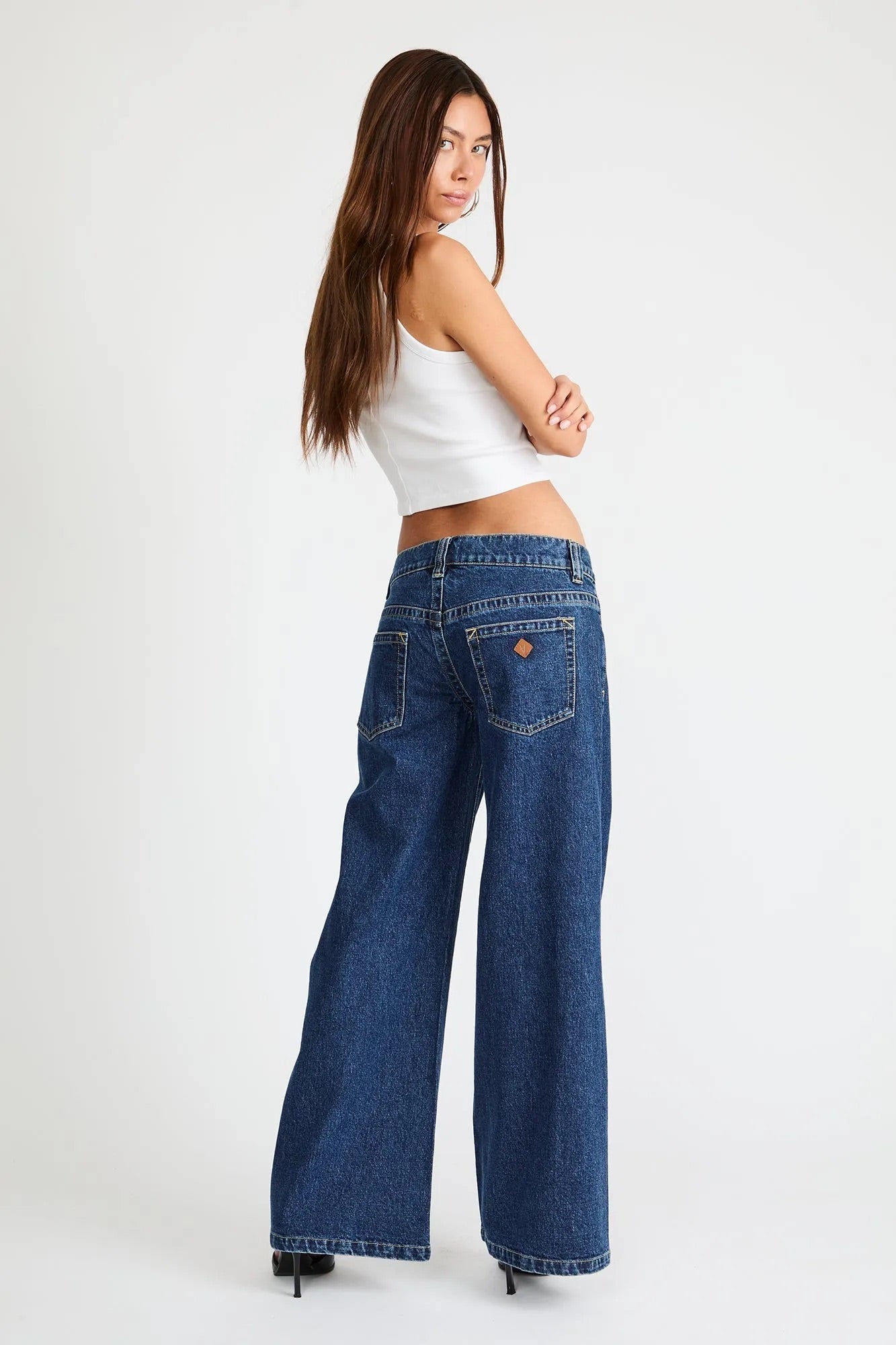 A 00 Super Low & Wide Jean Tara