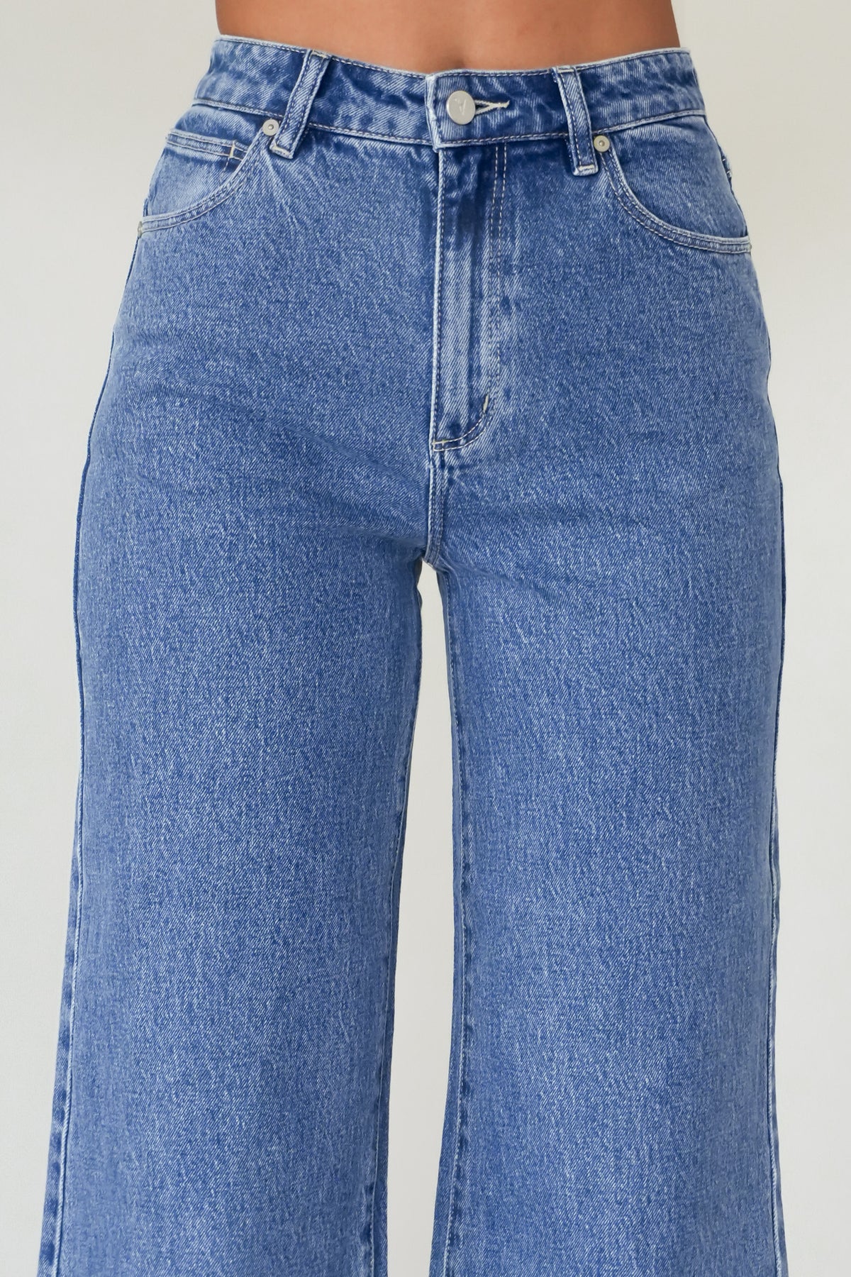 A 94 High & Wide Crop Jean Maya Clean