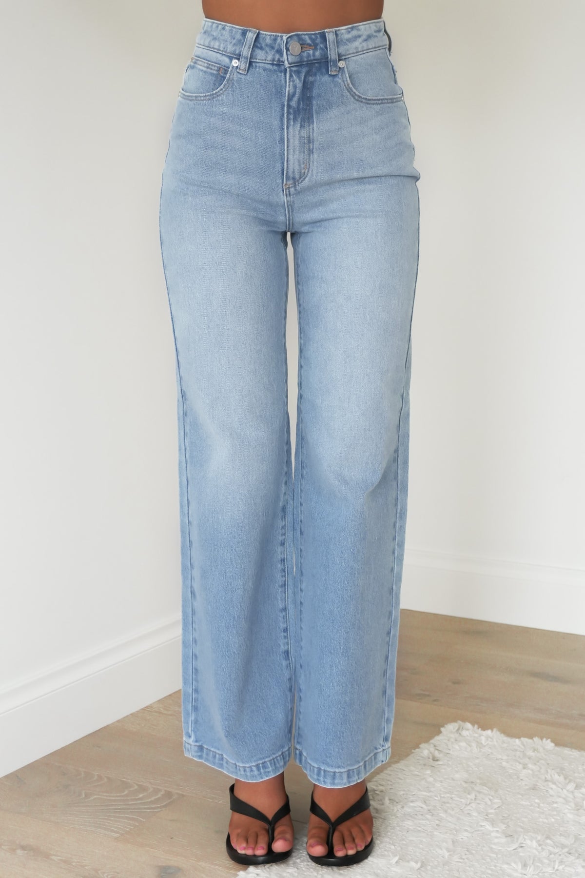 A 94 High & Wide Jean Karina