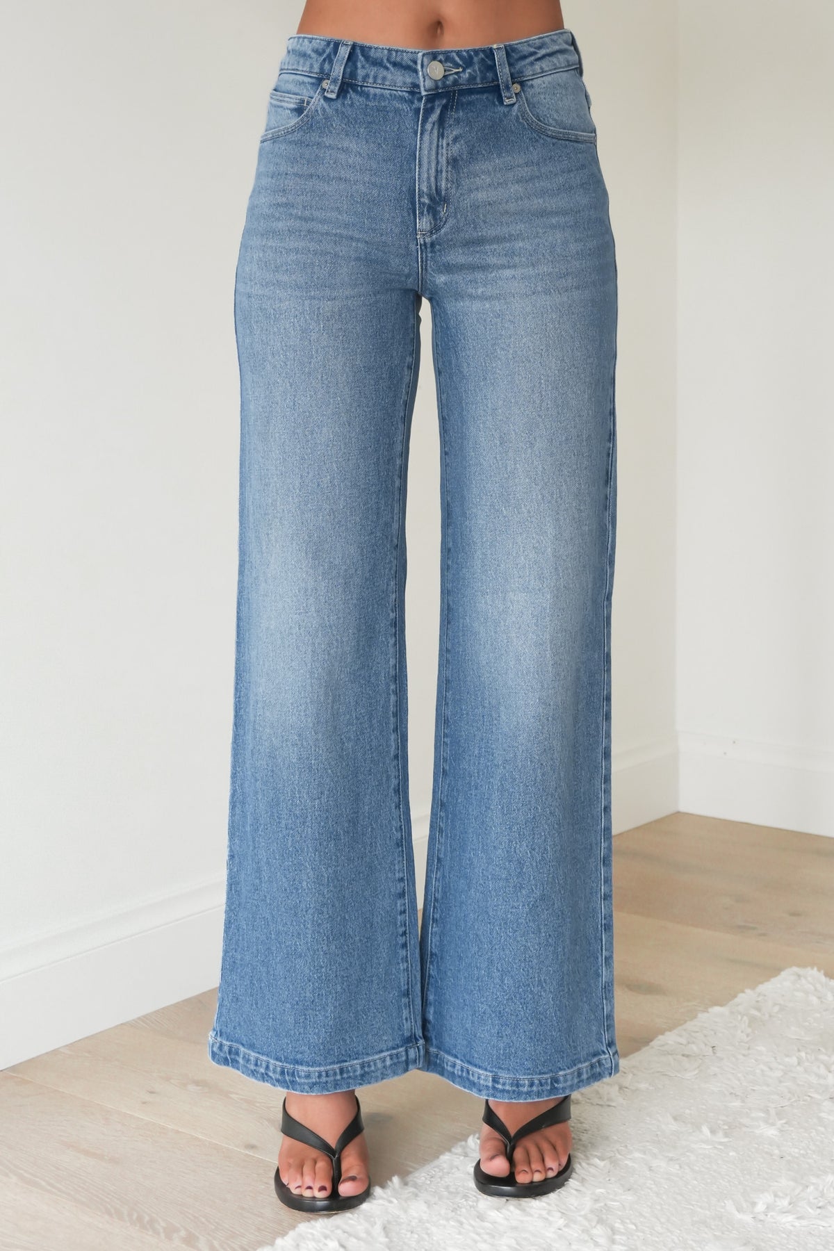 A 95 Mid & Wide Jean Maya