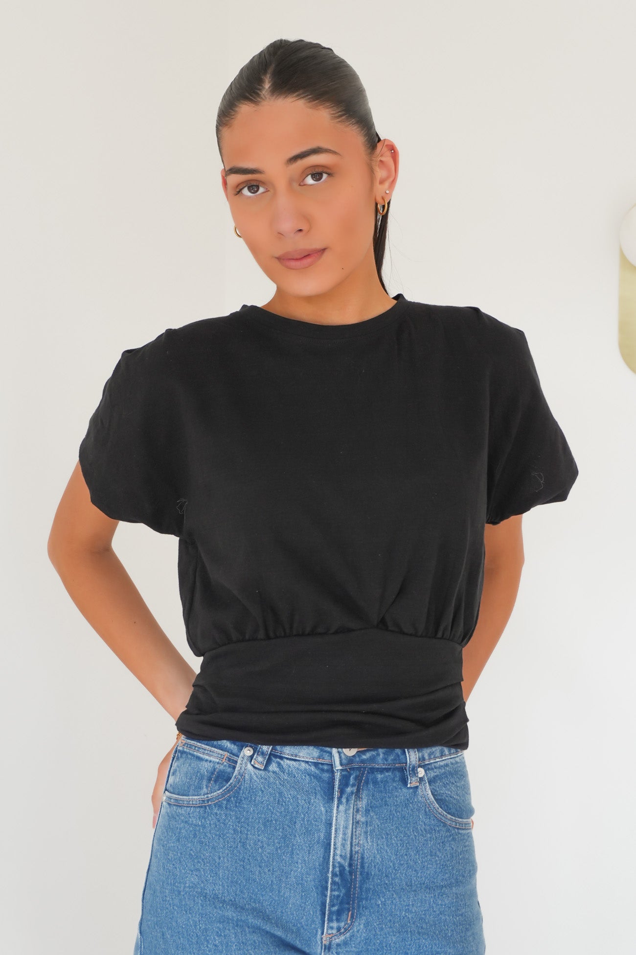AAE Halle Tee Black