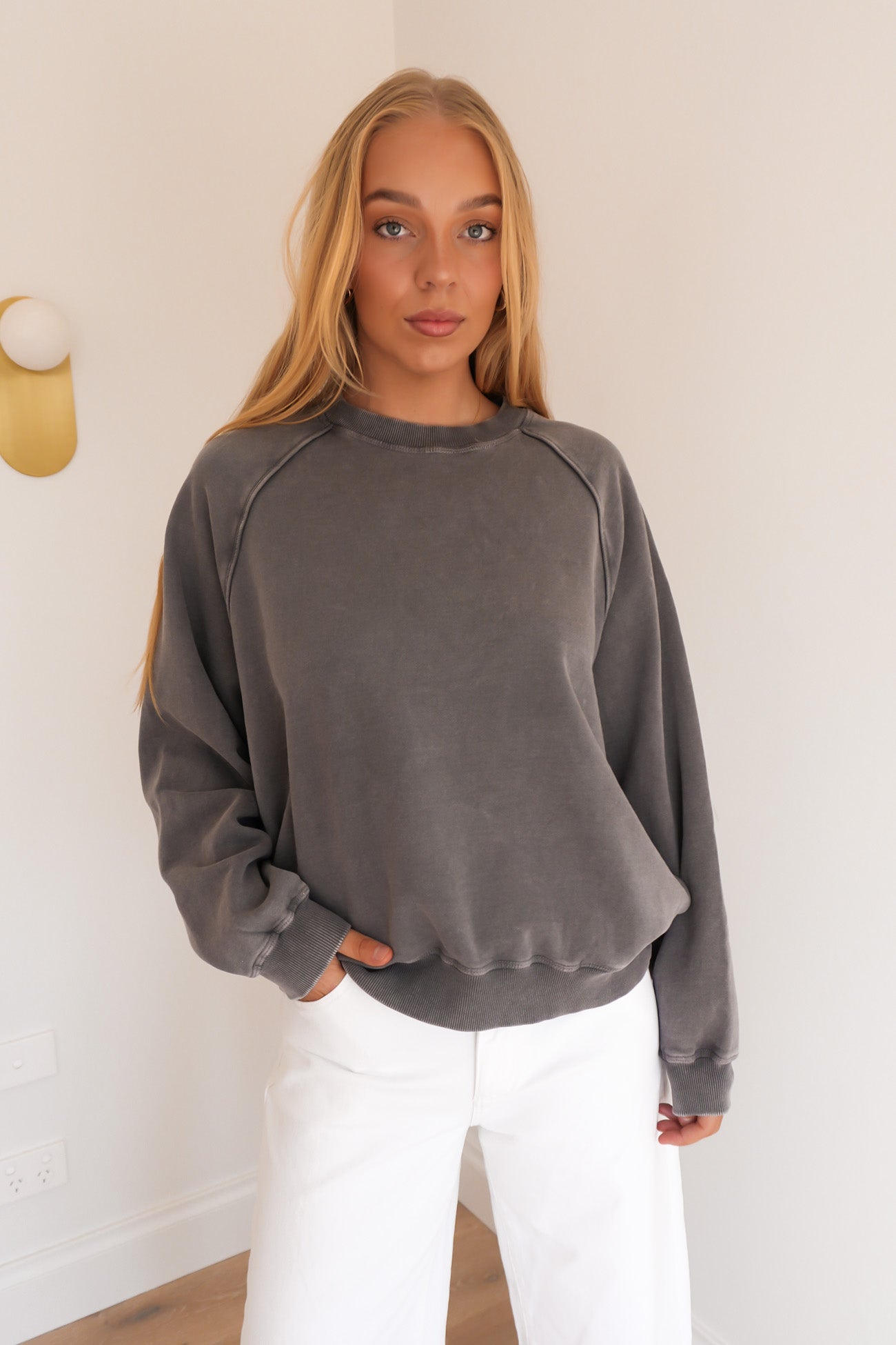 AAE Vintage Raglan Crew Charcoal