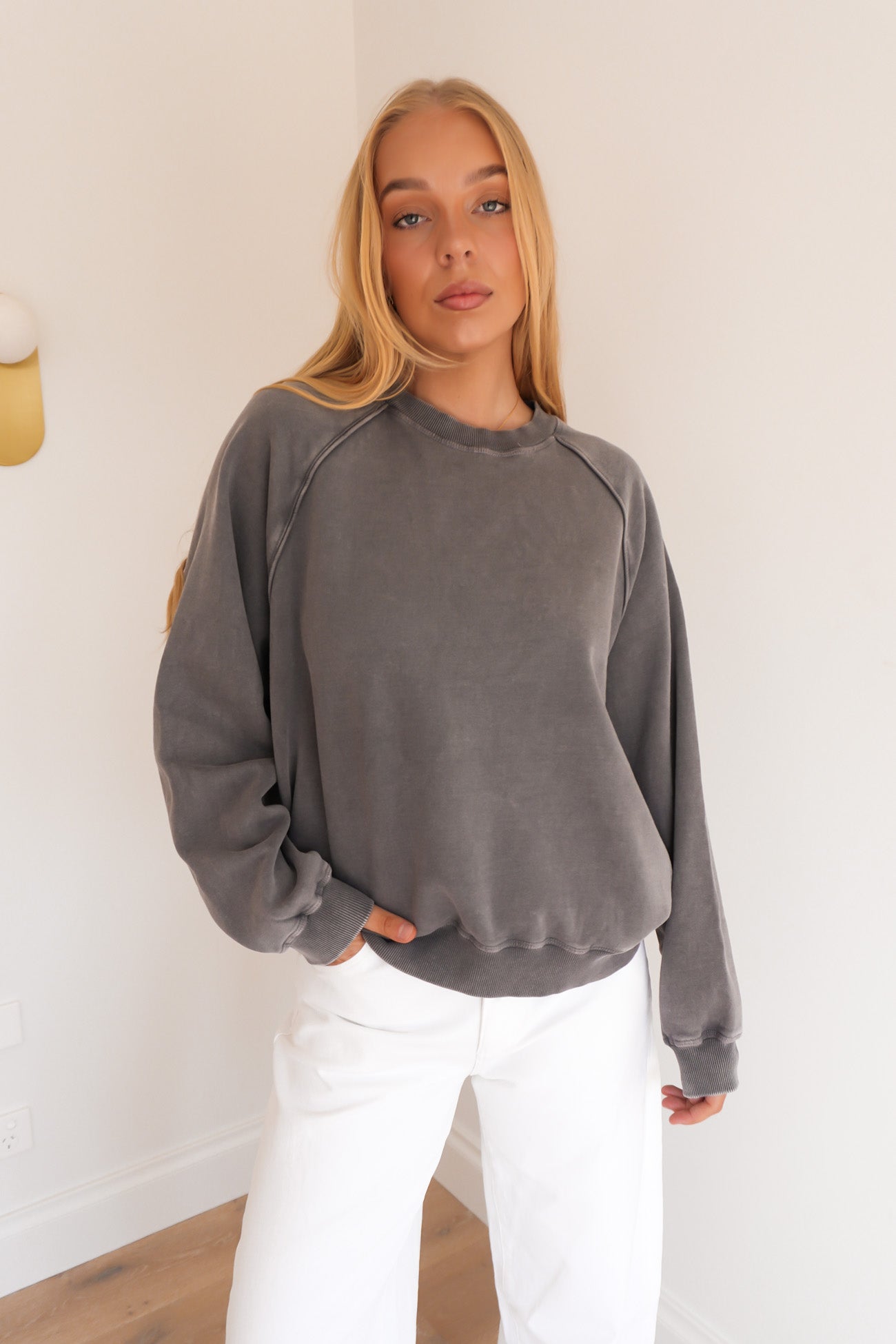 AAE Vintage Raglan Crew Charcoal