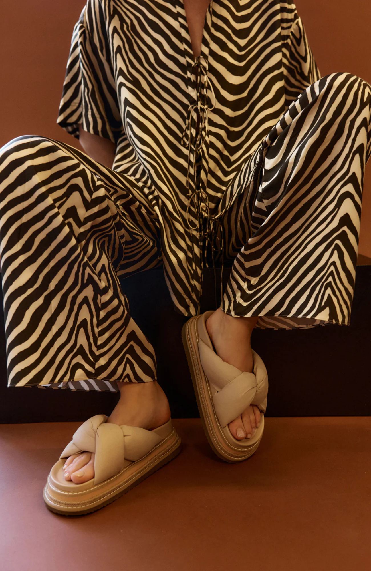 Thames Flatform Slides Stone Beige