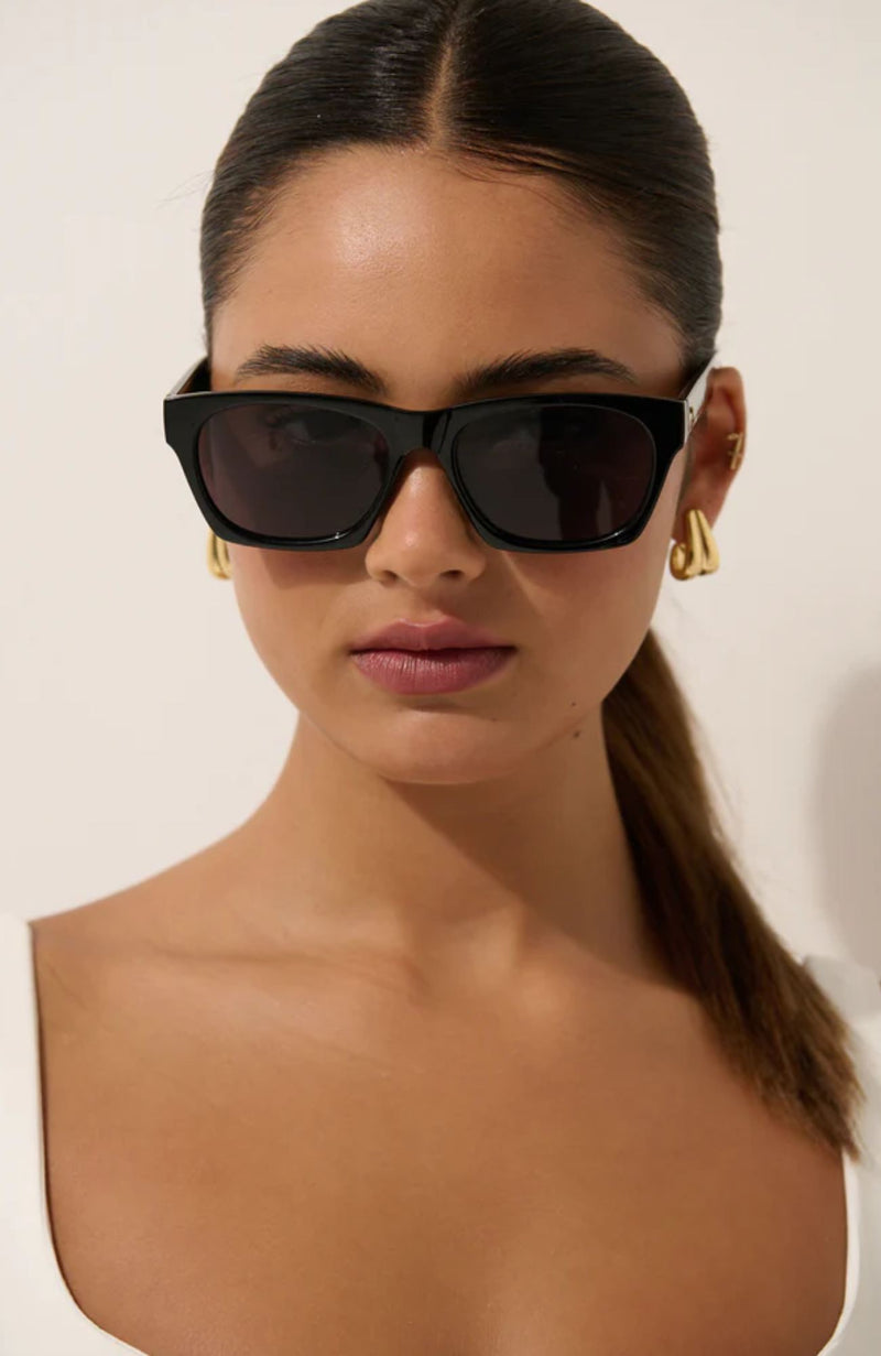 Ria Sunglasses // Black