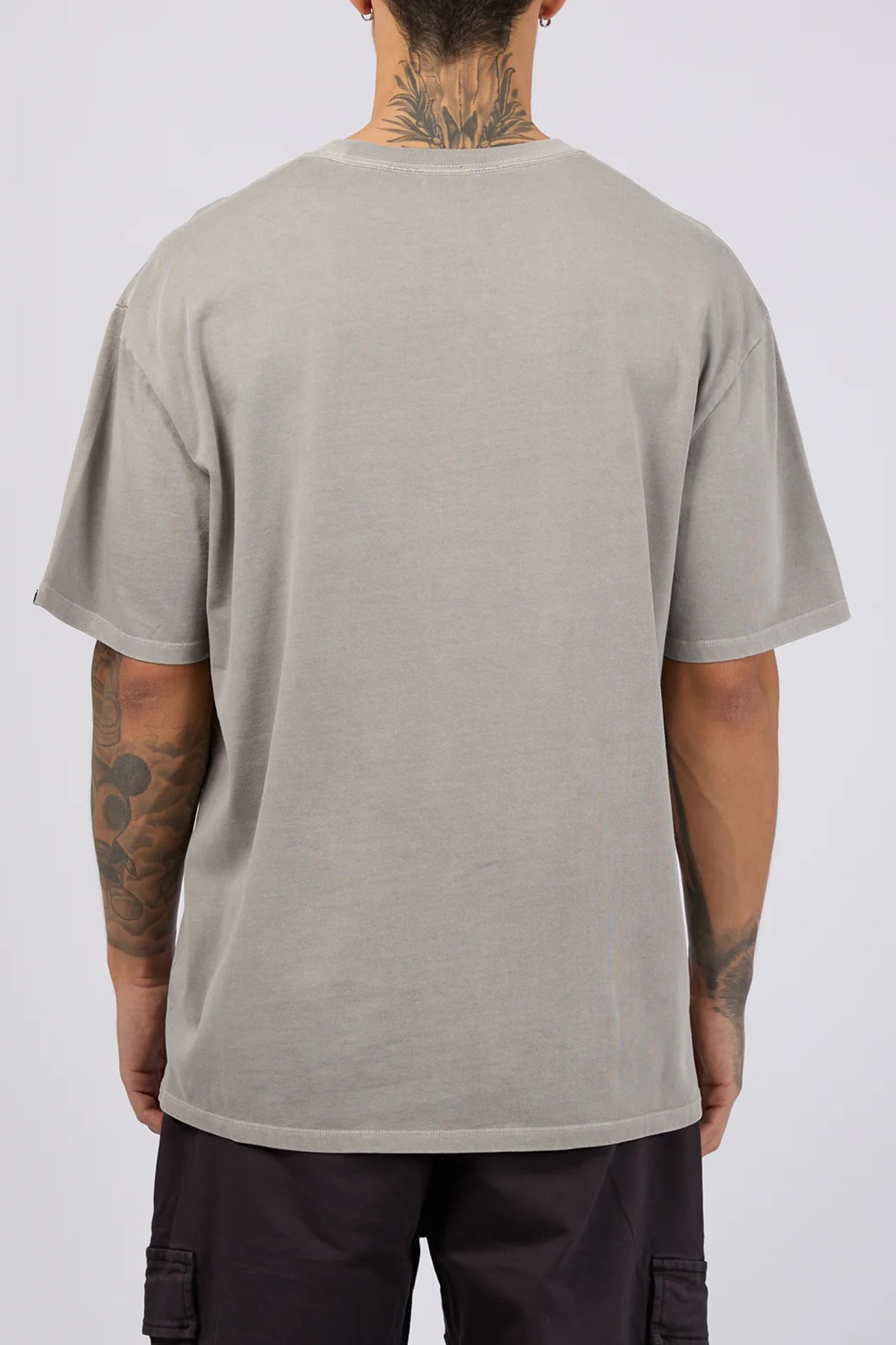 Arching Tee Coal b