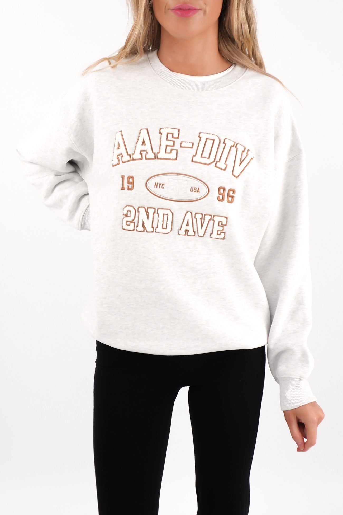 Avenue Relaxed Crew Snow Marle