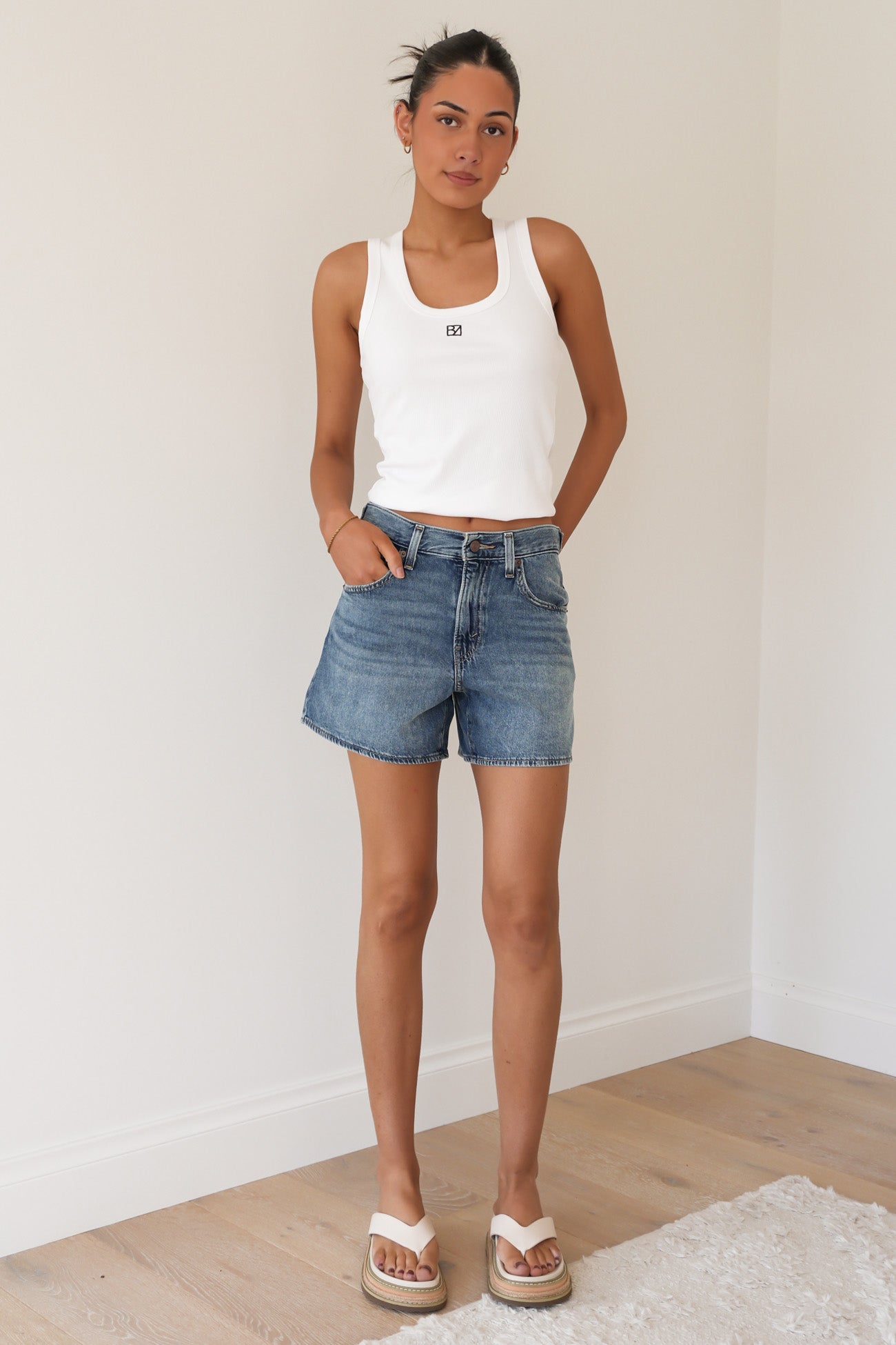 Cinch Mid Thigh Short Lift Up
