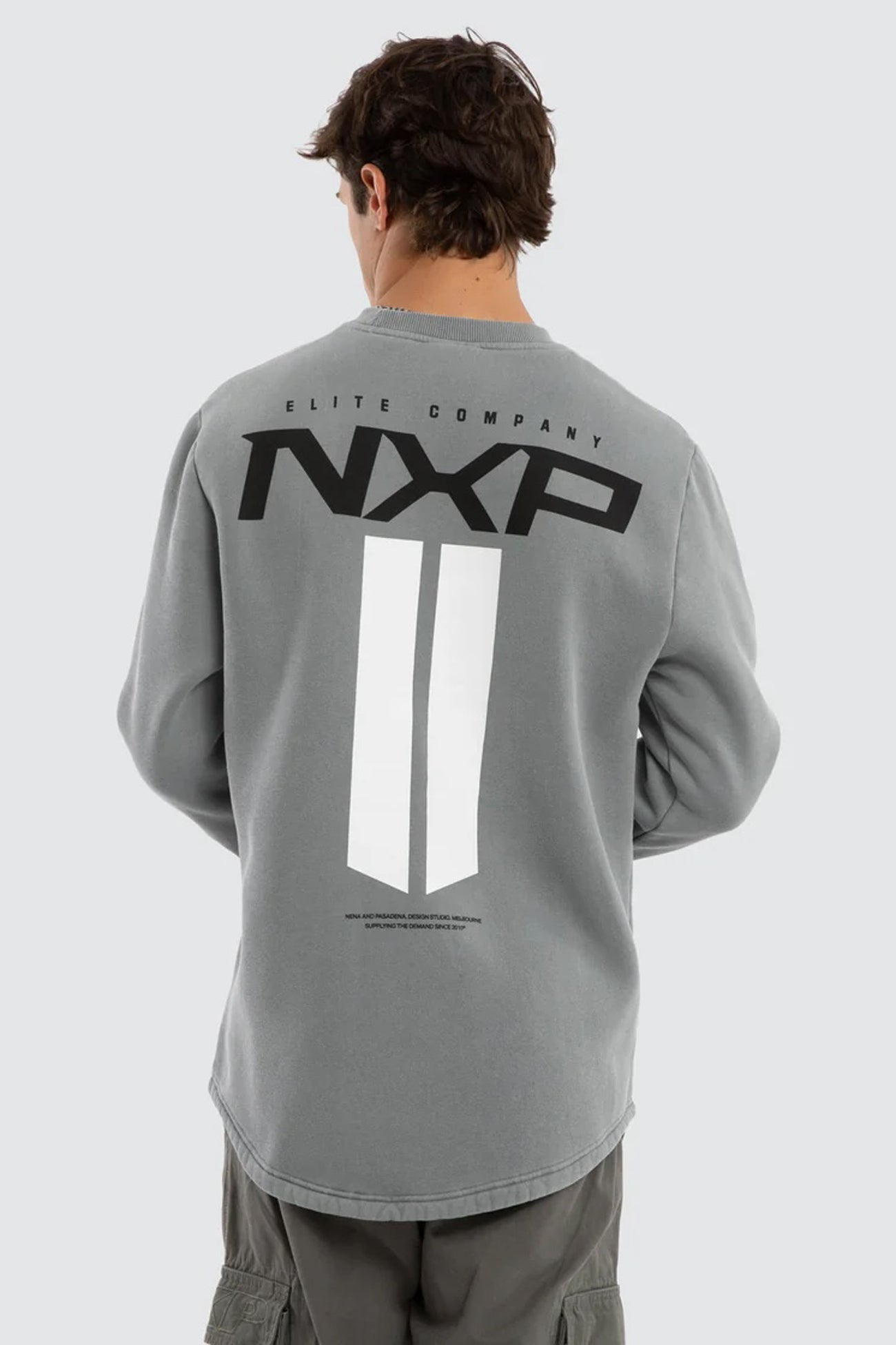 Crew Dual Curved Sweater Pigment Ultimate Grey