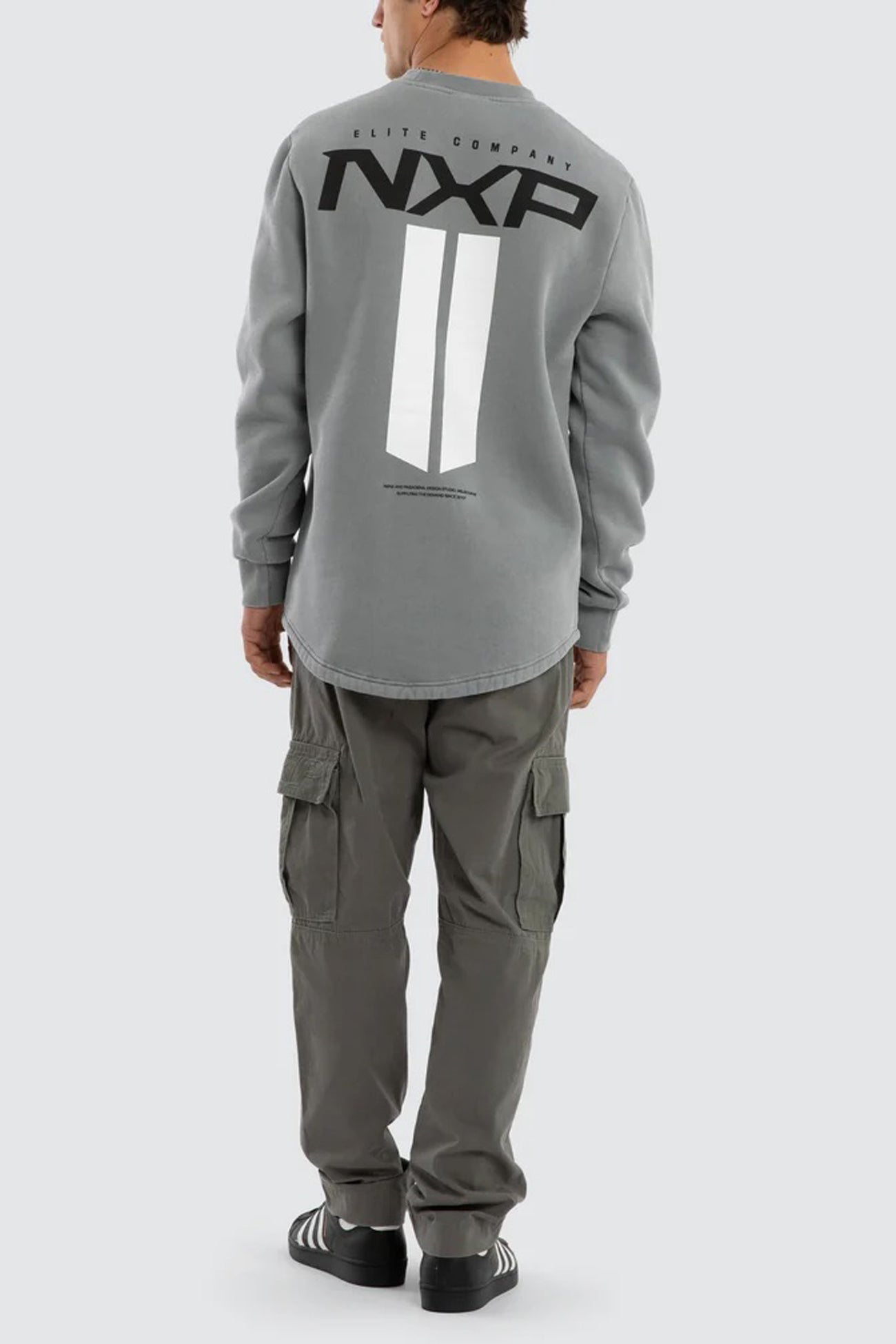 Crew Dual Curved Sweater Pigment Ultimate Grey