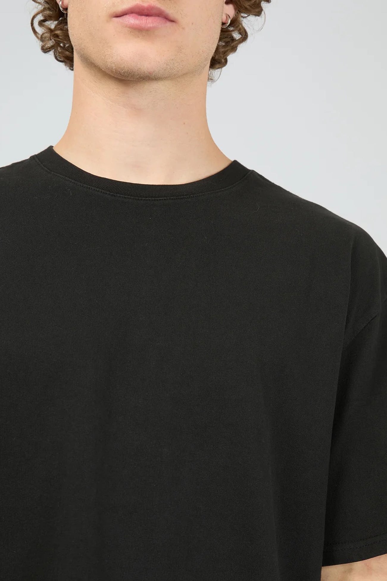 Essential Fit Tee Vintage Black