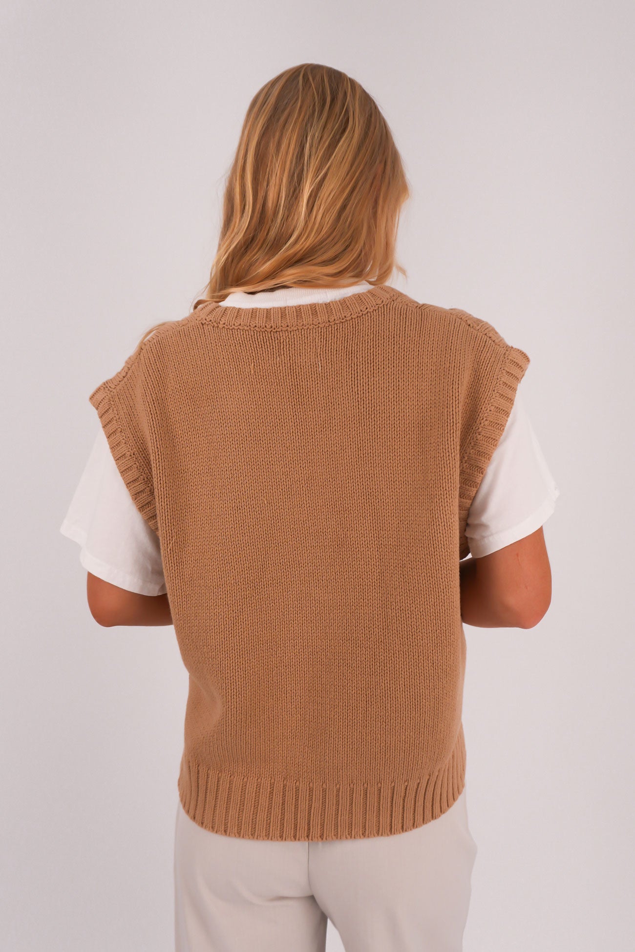 Finley Cable Knit Vest Sand