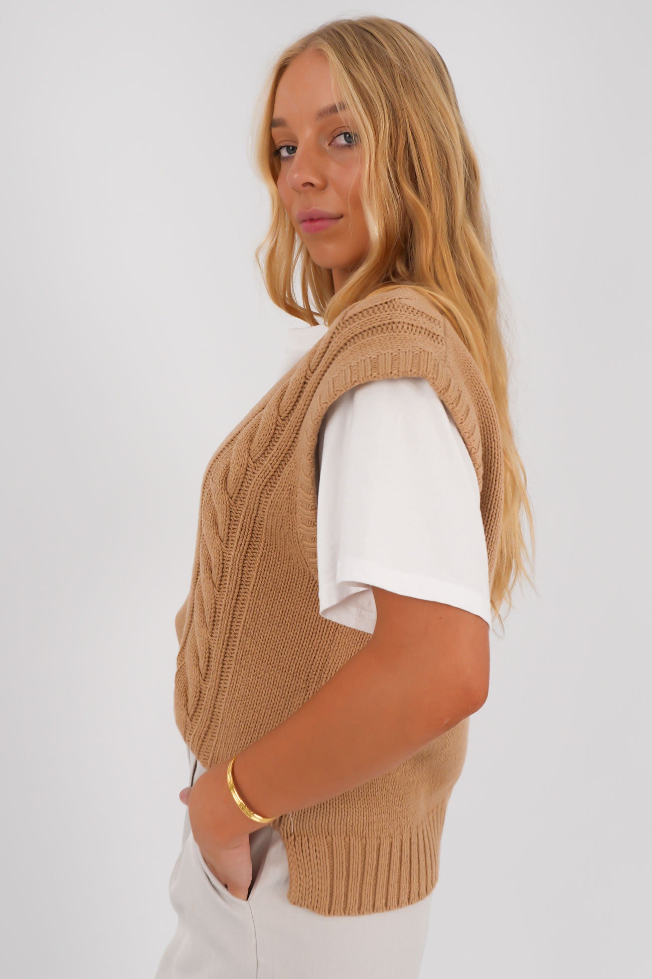Finley Cable Knit Vest Sand