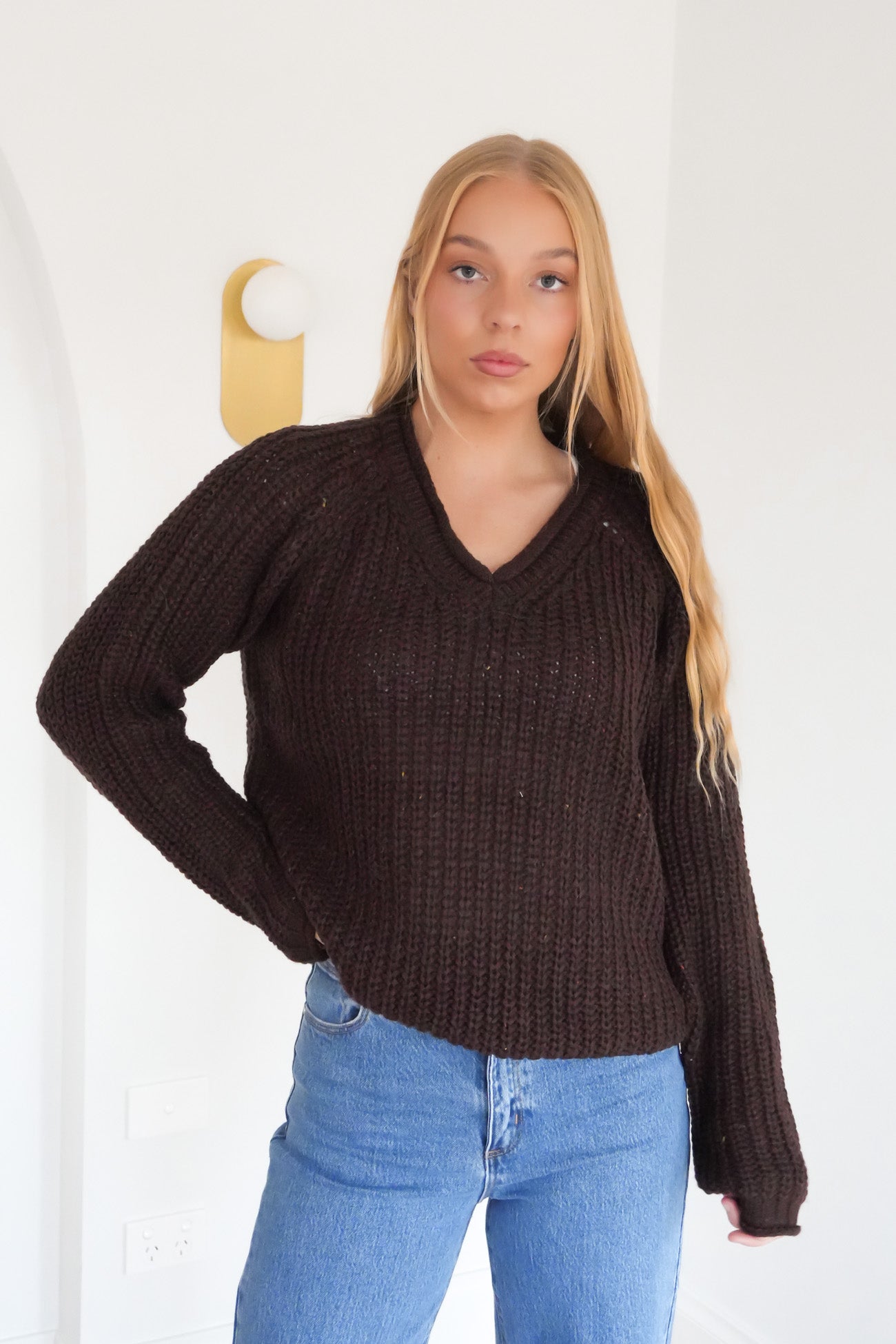 Hali V-Neck Knit Brown