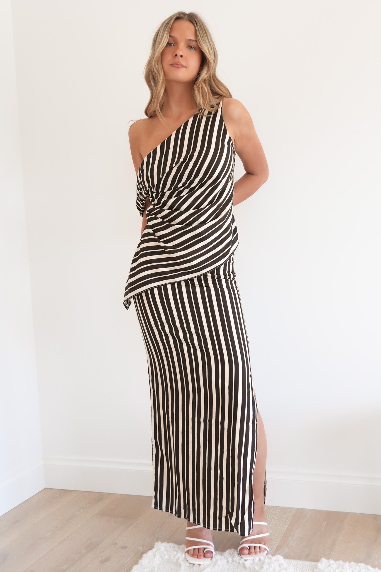 Harlyn Set Black Stripe