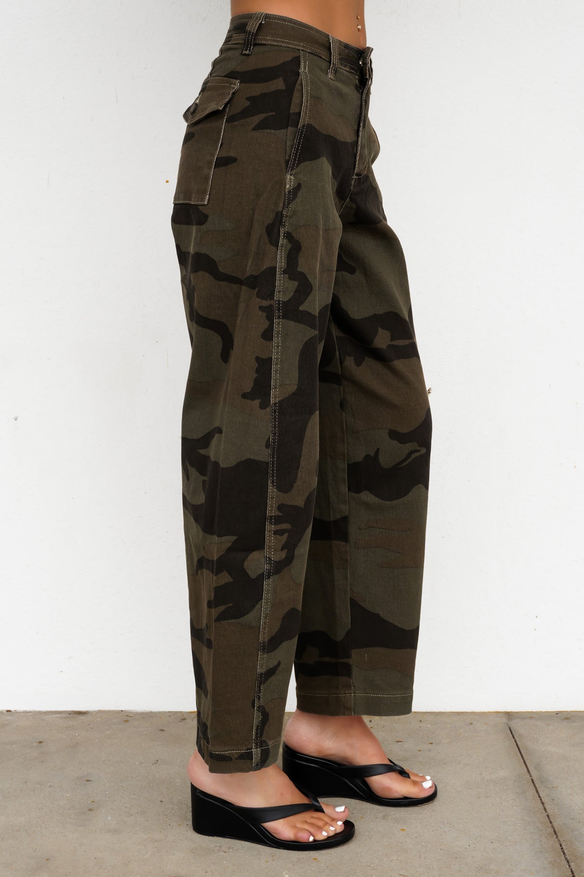 Ingrid Barrel Jean Camo