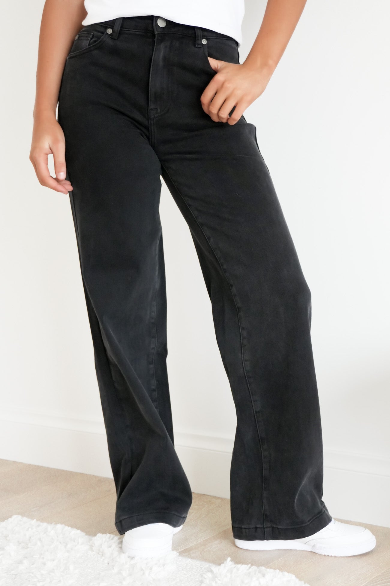Jacqui Wide Leg Jean Washed Black