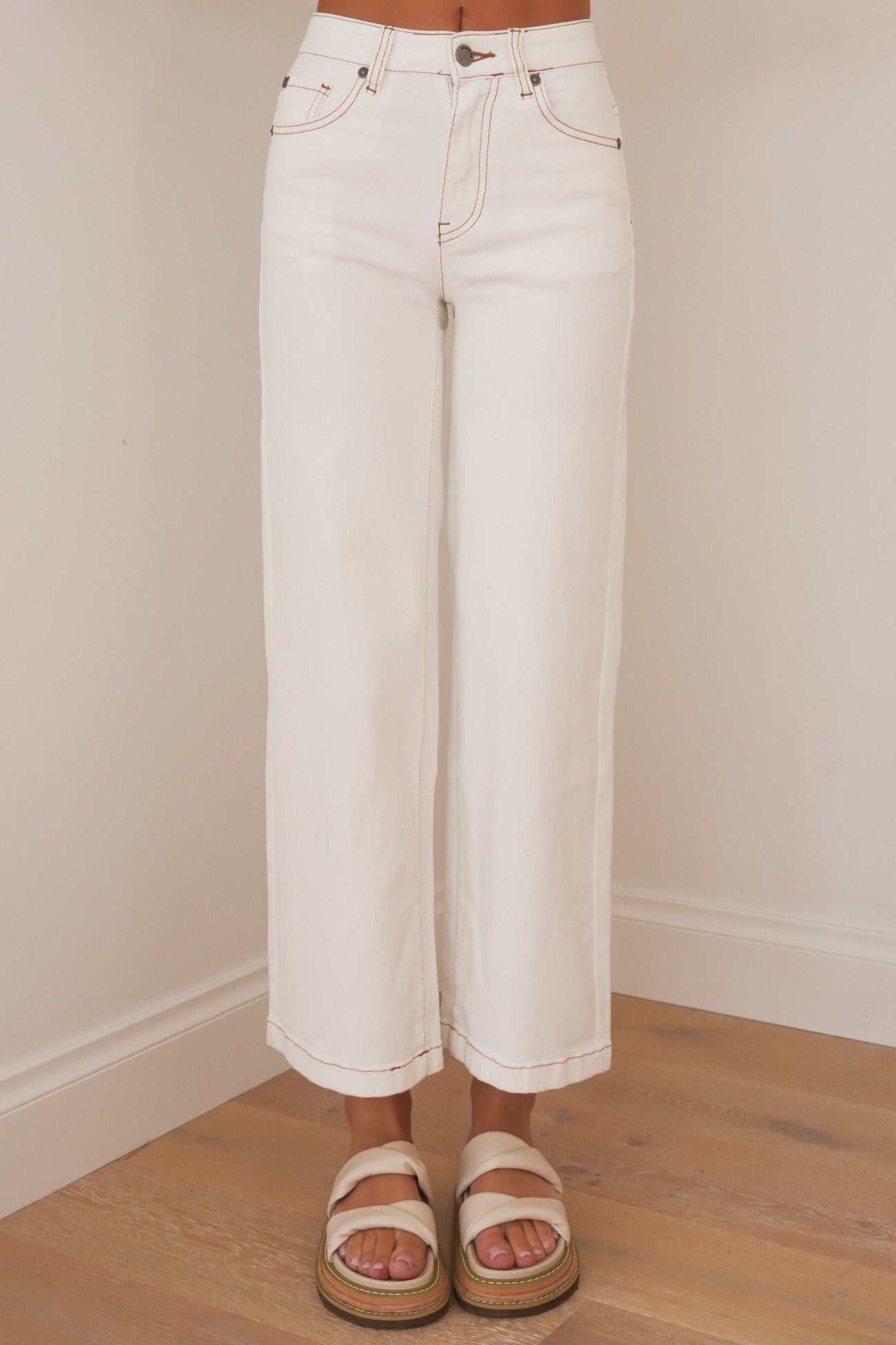 Jacqui Wide Leg Petite Jean Vintage White
