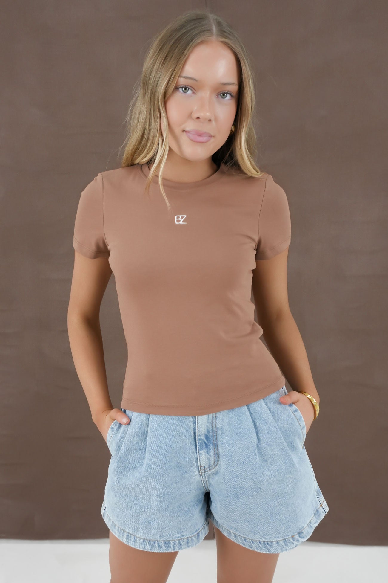 Jai-Stretch-Baby-Tee-Brown-f1
