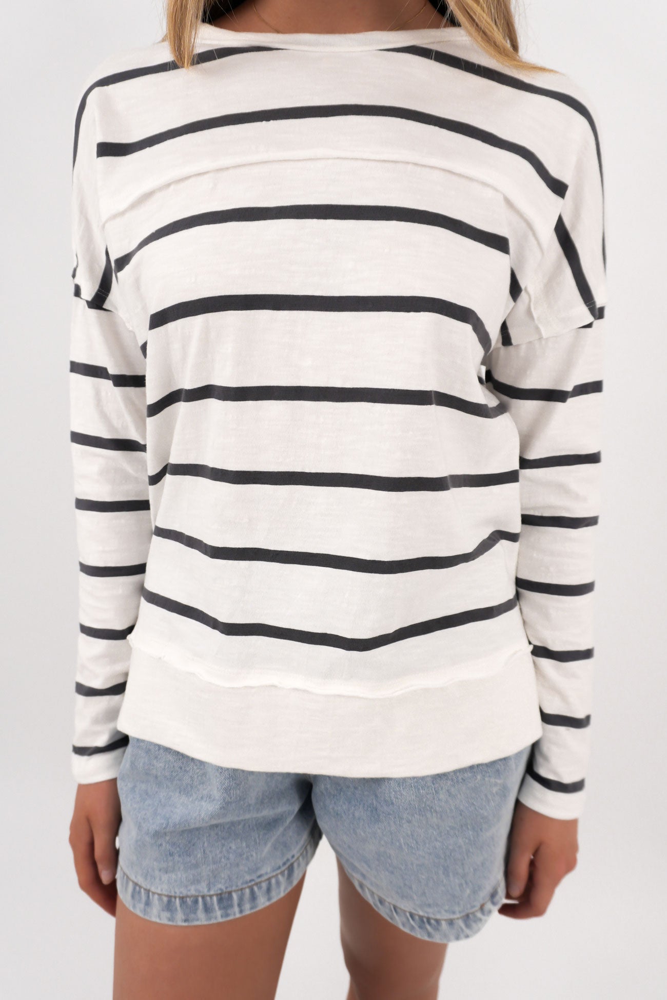 Jayne Stripe Throw On Top White Charcoal