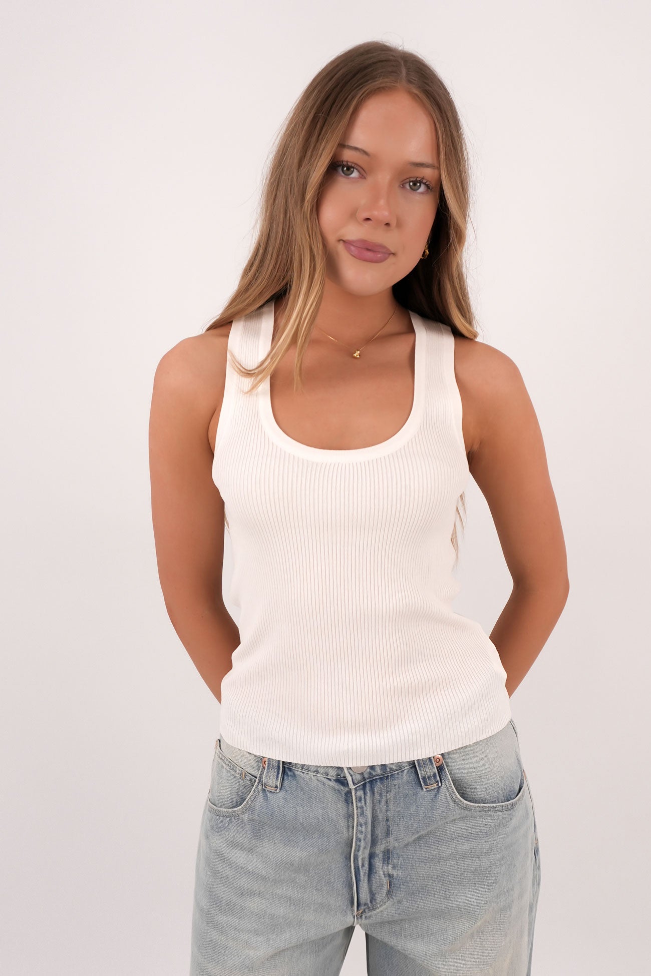 Jonni Tank White
