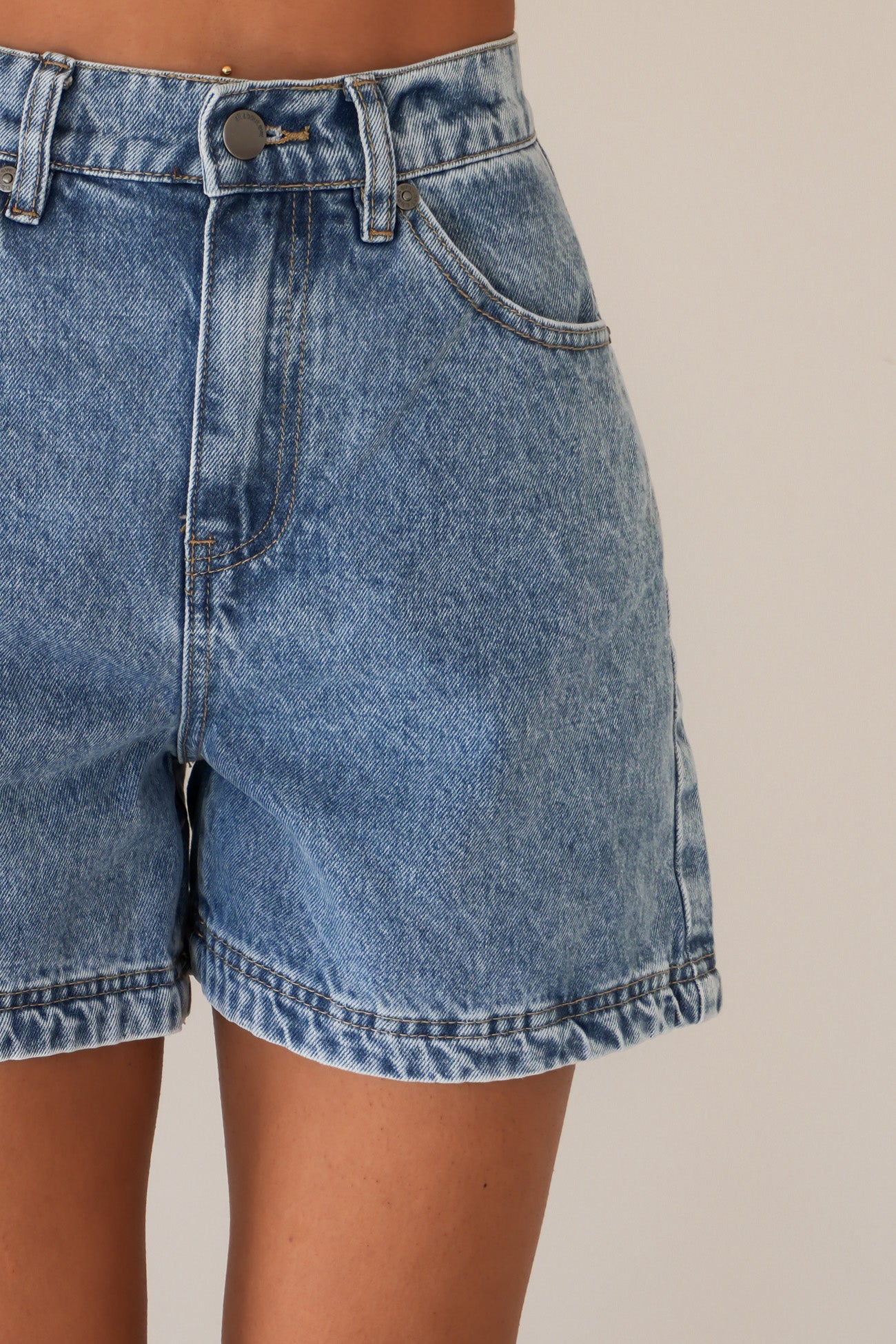 Josie Short Light Blue
