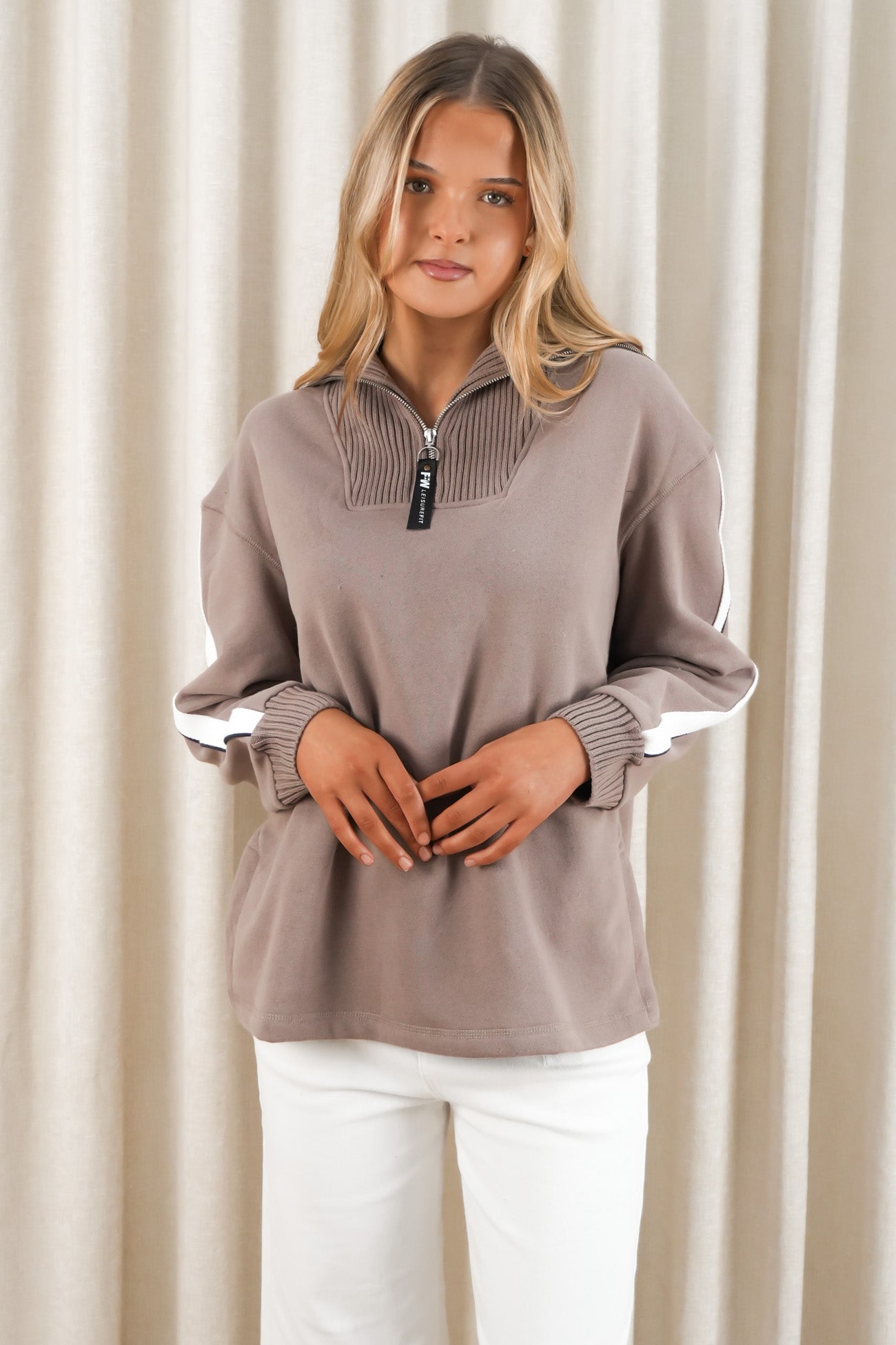 Knit Collar Crew Brown