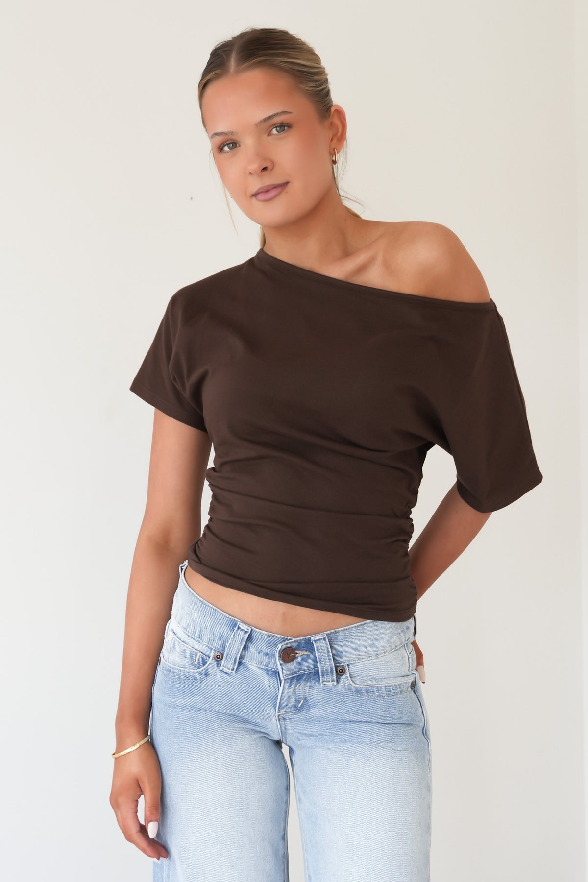 Lune Off Shoulder Top Chocolate