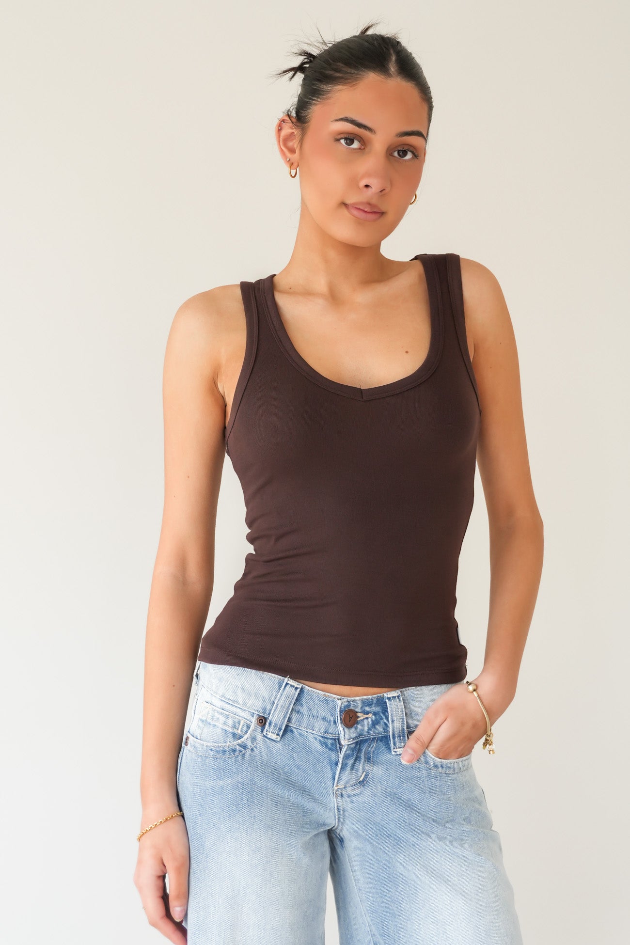 Luxe Rib Vee Tank Chocolate