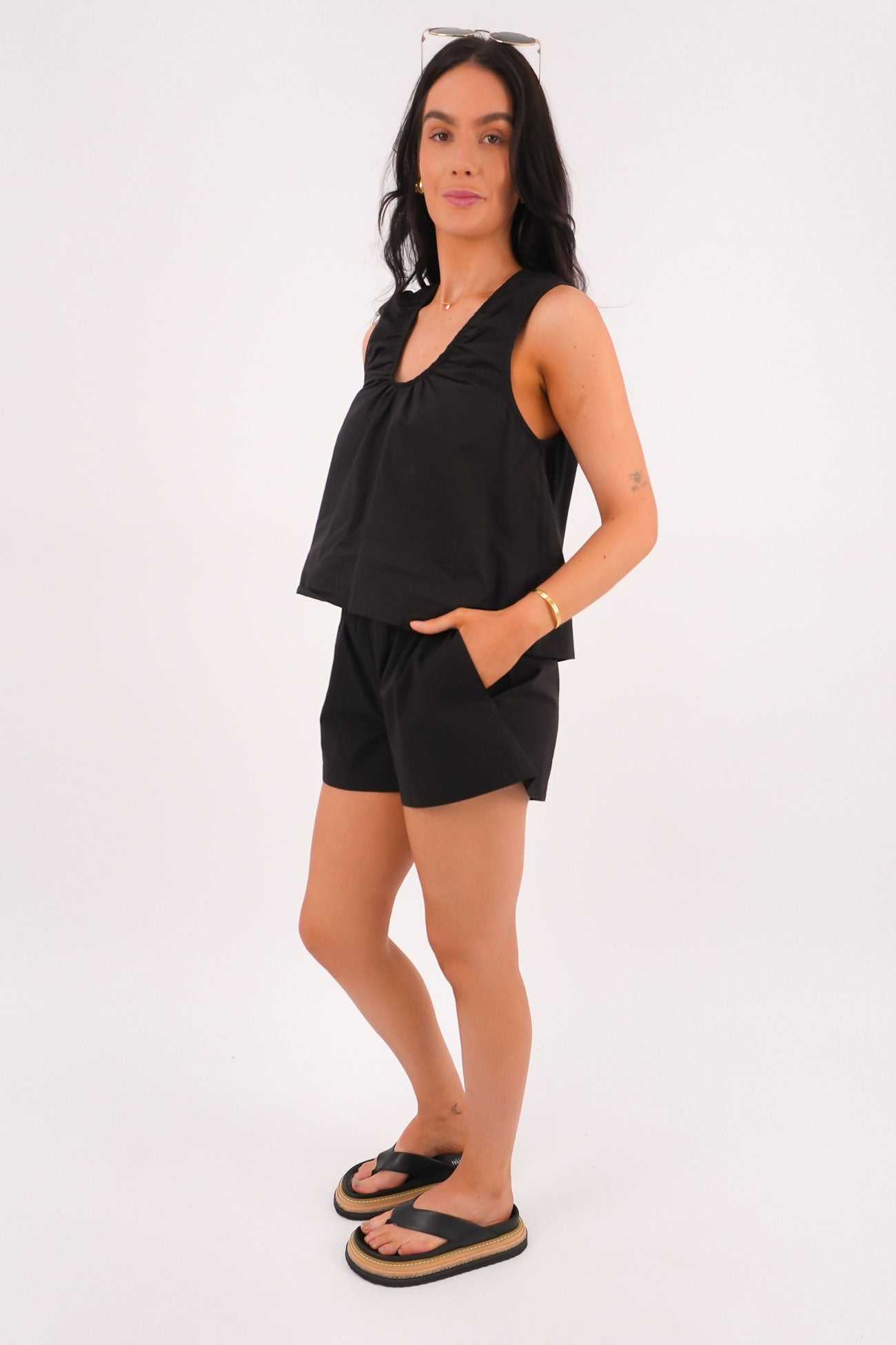 Madoc Short Black