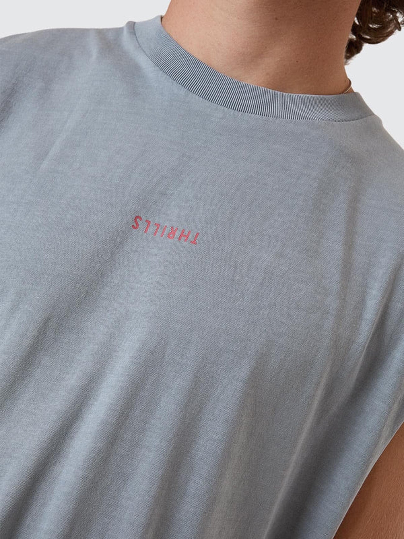 Minimal Thrills Merch Fit Muscle Tee Smog