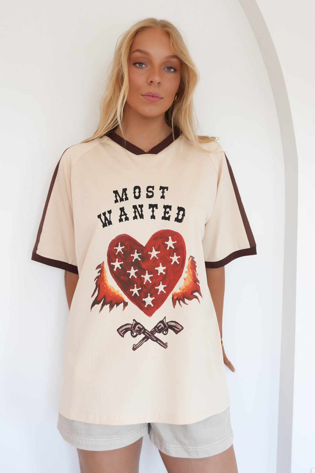 Most Wanted Tee Beige