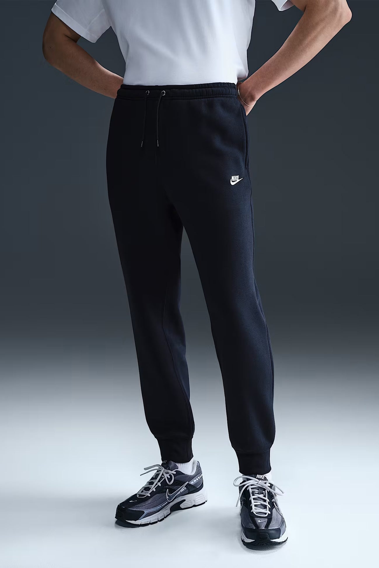 Nike-Club-BB-Jogger-Obsidian-White-fjpg
