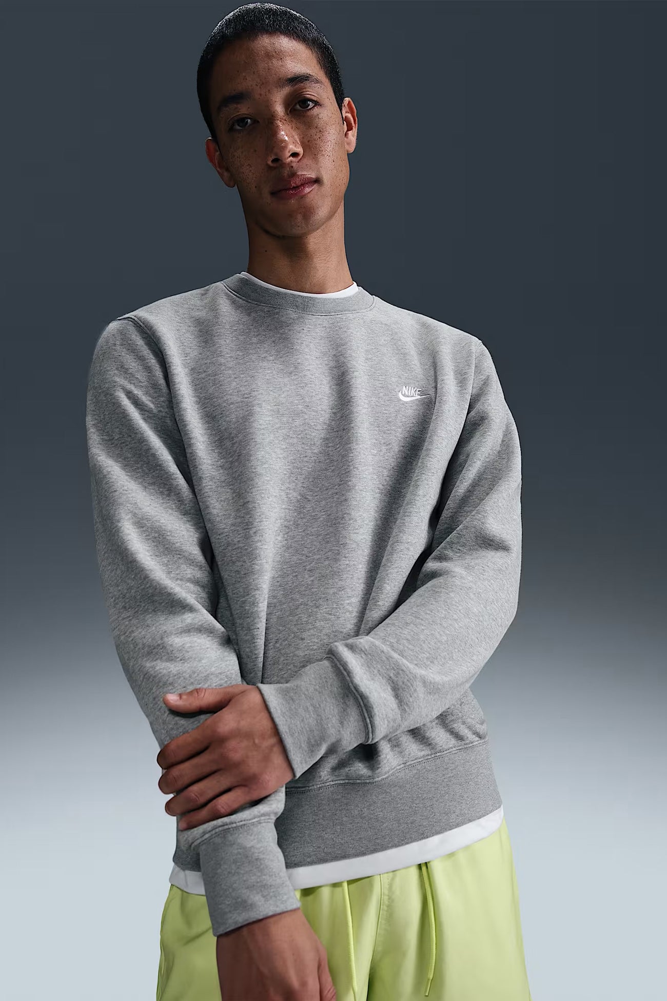 Nike-Club-Fleece-Crew-Dark-Grey-Heather-White-f1jpg