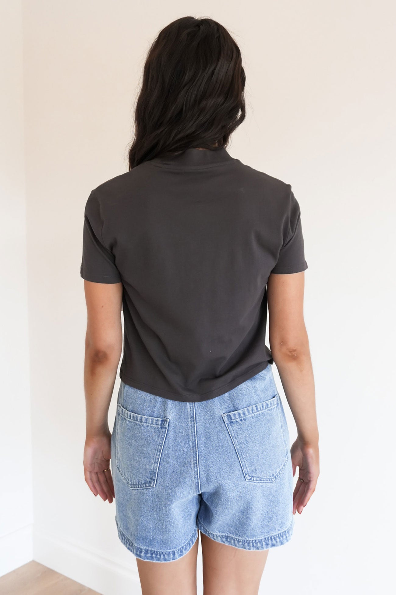 Oz Dial Crop Tee Vintage Black