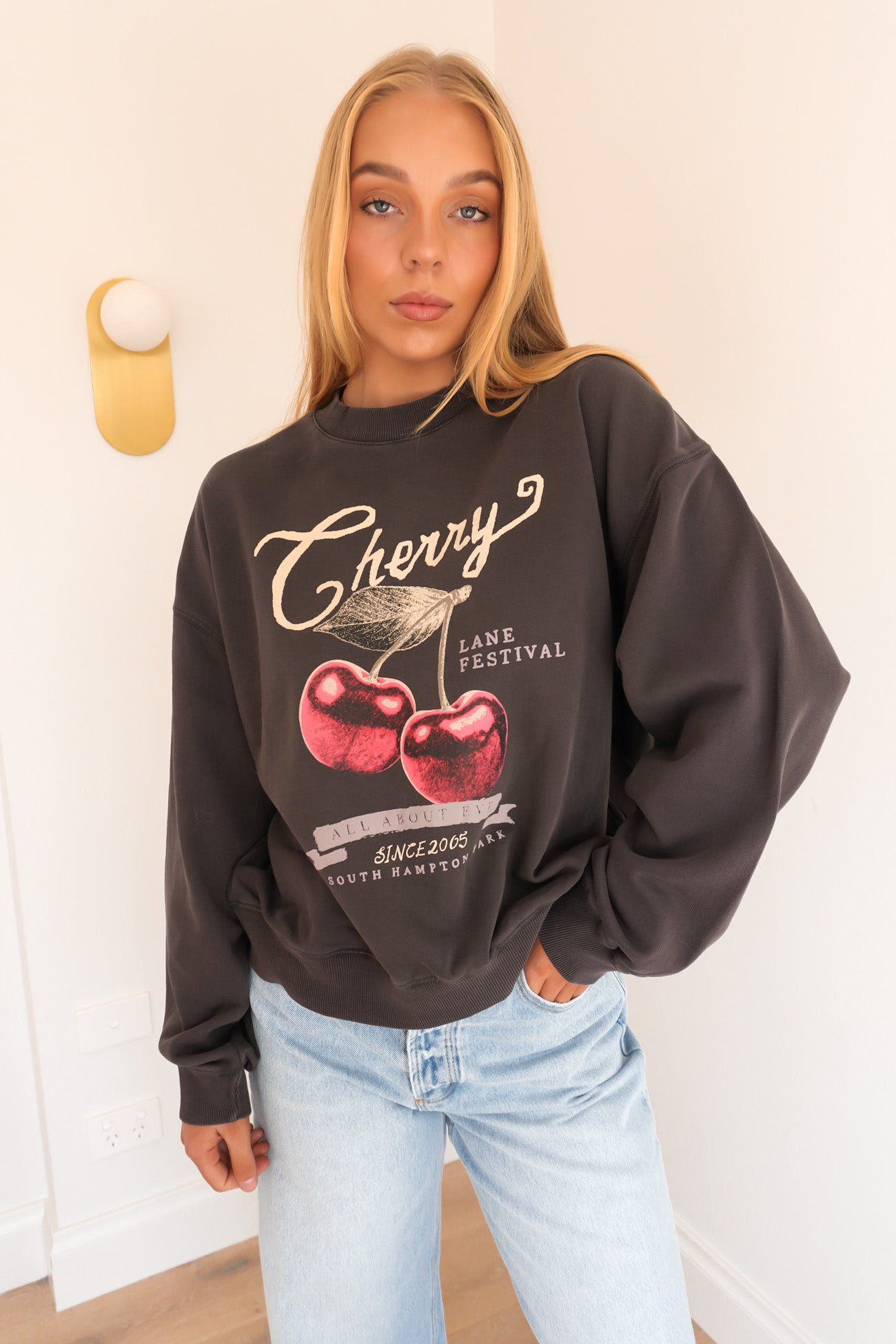 Pippa Box Crew Washed Black