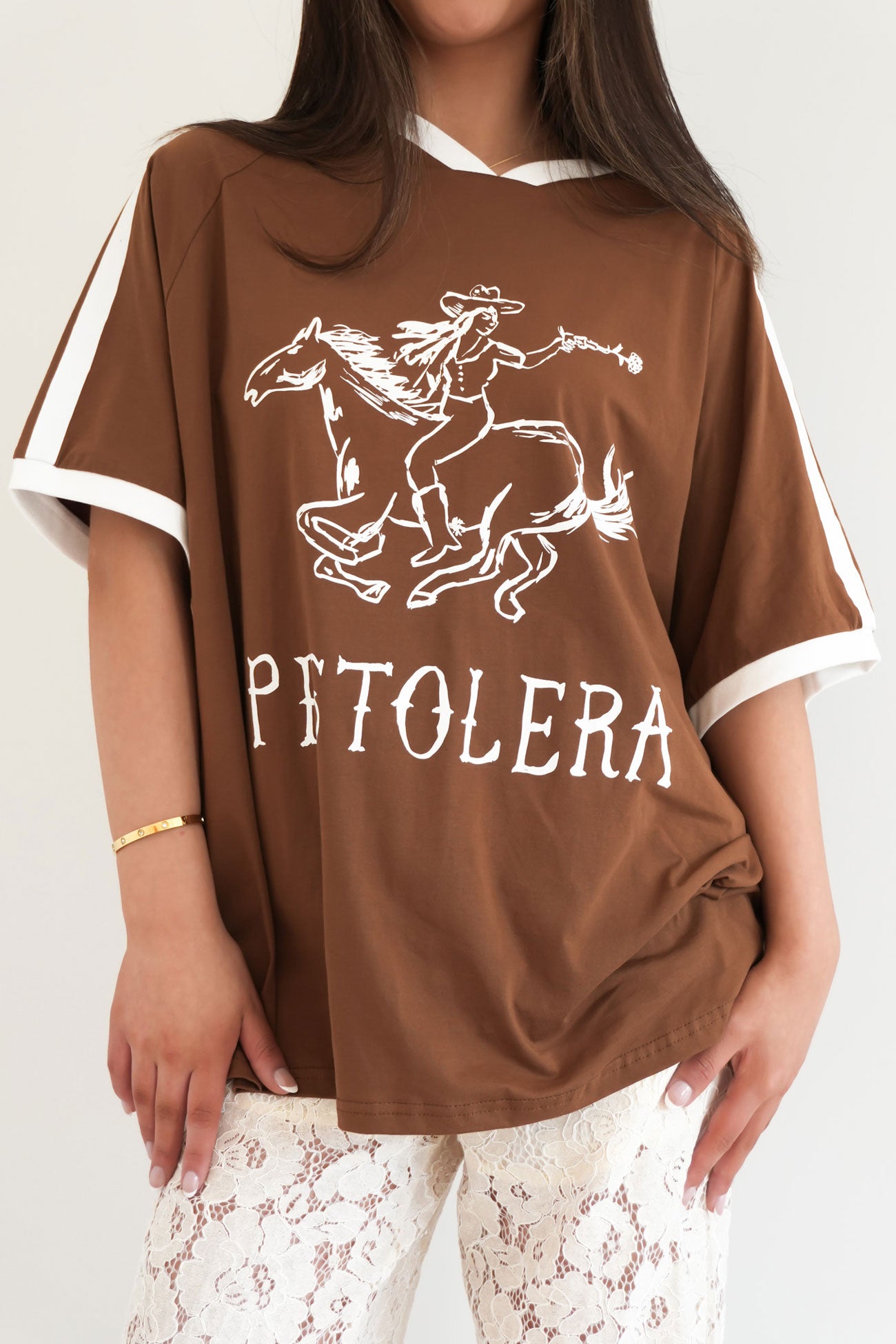Pistolera Tee Brown