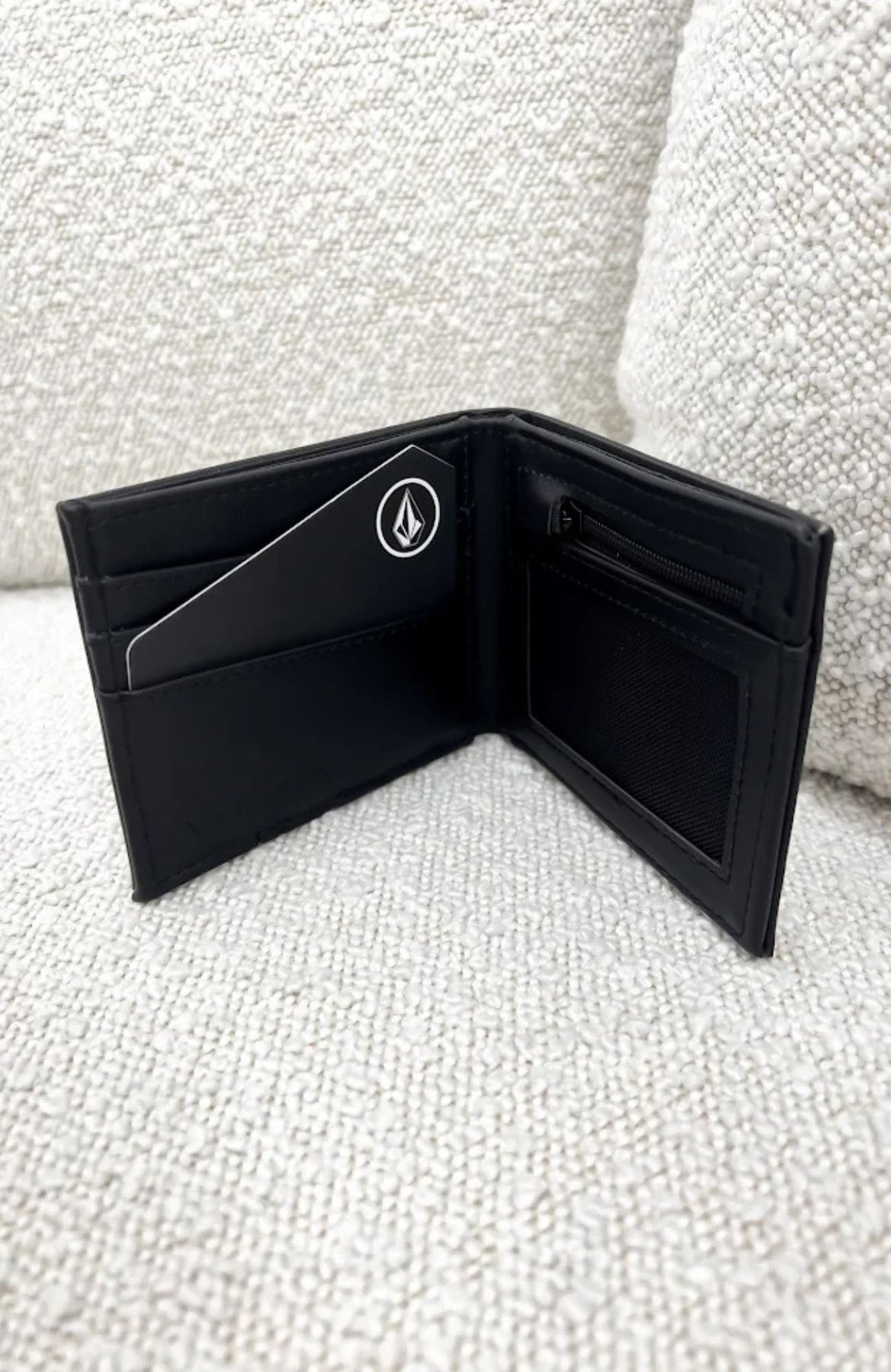 Slim-Stone-Leather-Wallet-Black1