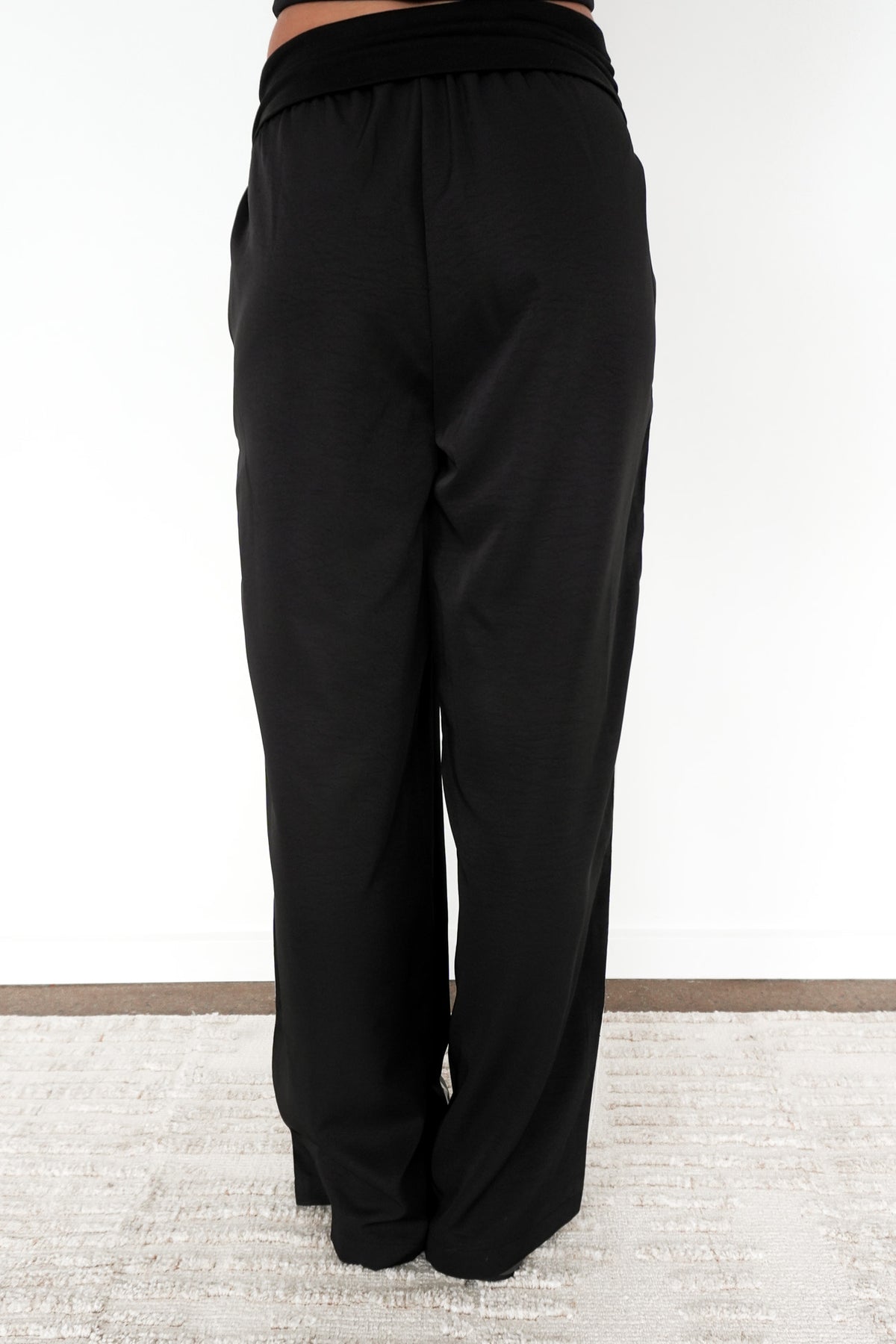 Solana Trackpant Black