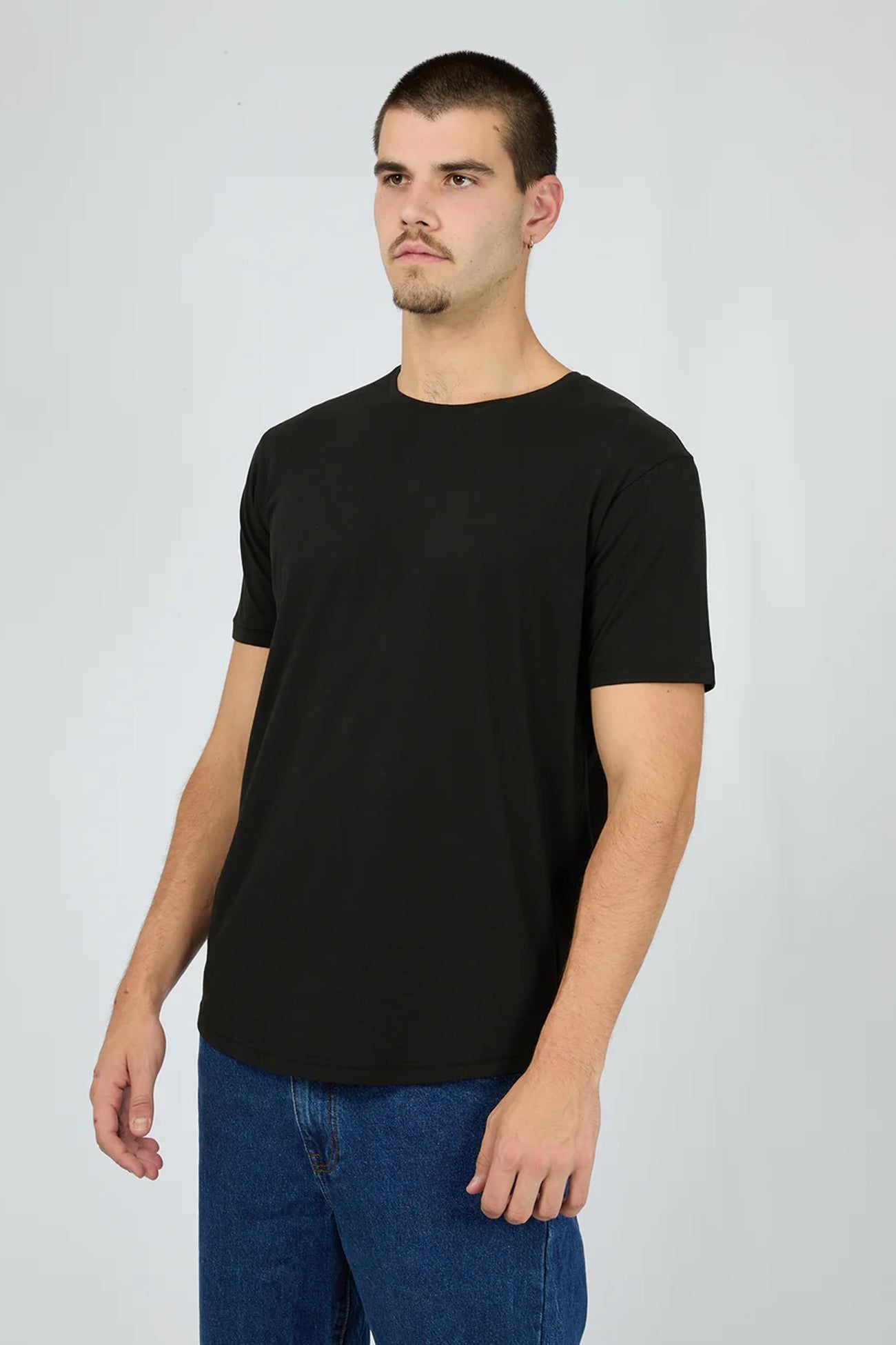 Solid Tail Tee Black