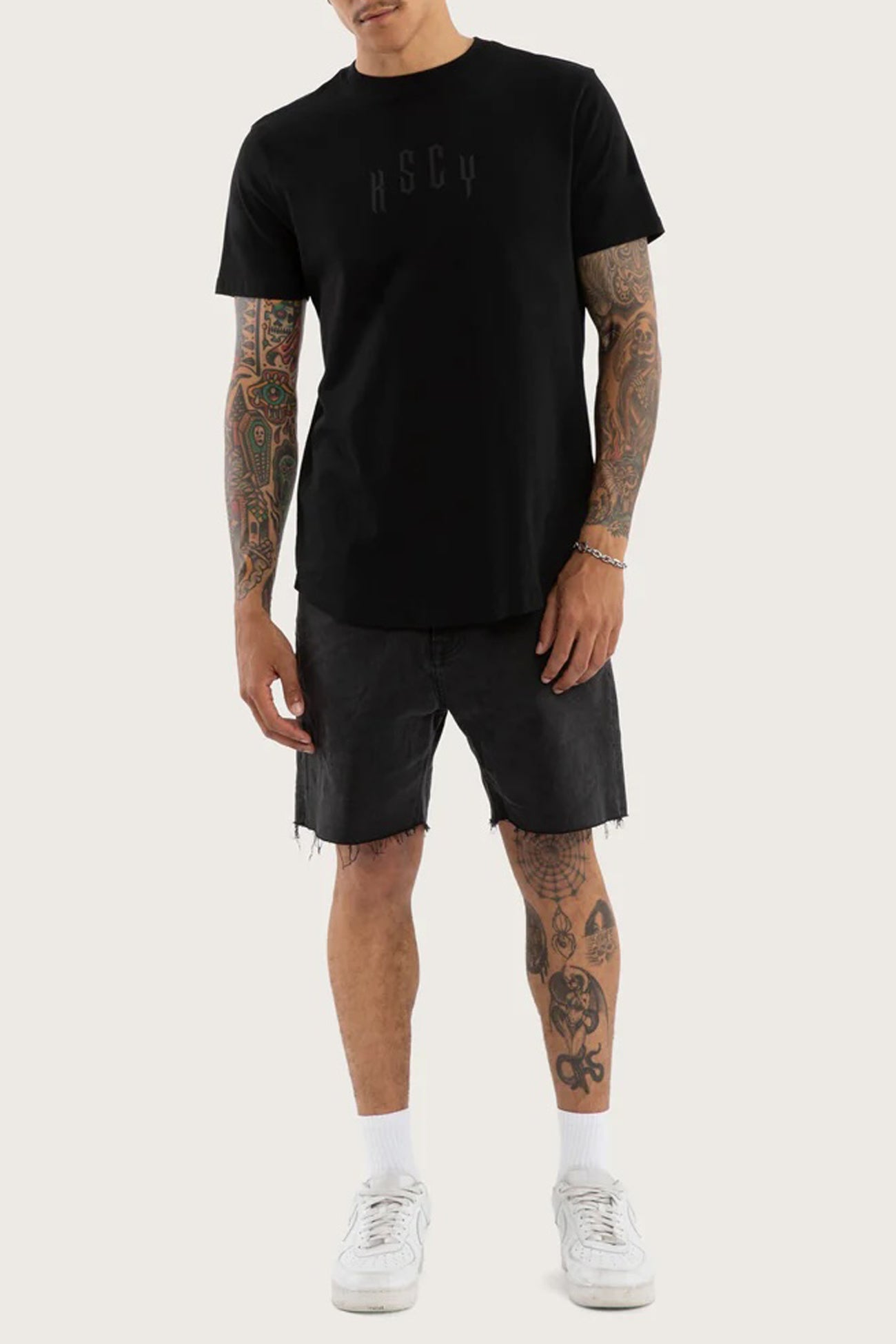 Trapped Dual Curved Tee Jet Black