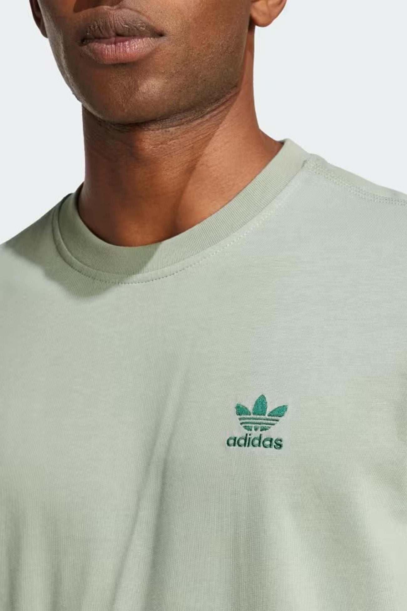Trefoil Essential Tee Silver Green