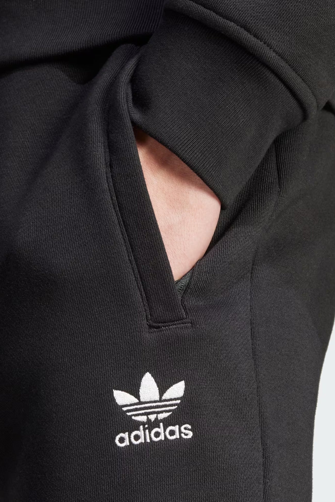 Essential Pant Black