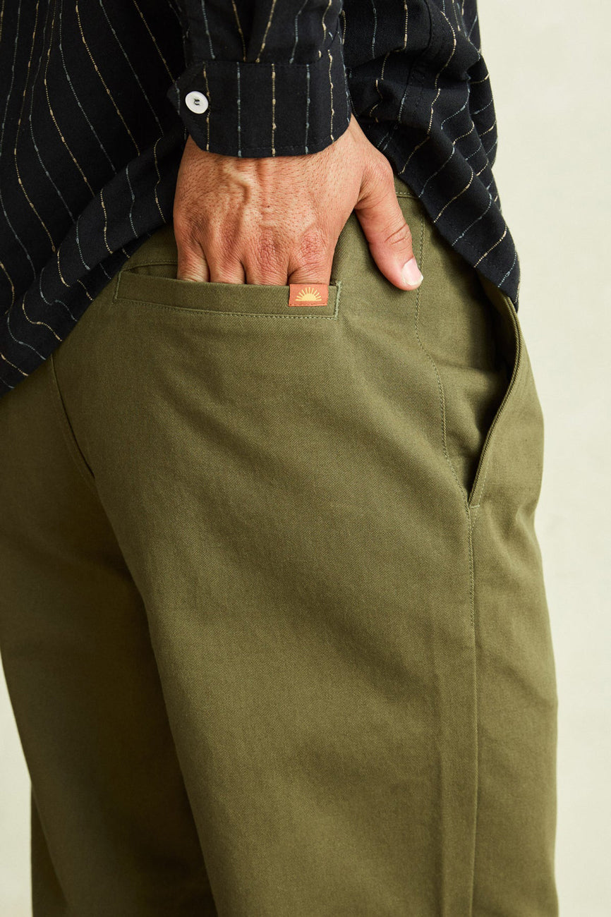 Twill Standard Straight Pleated Trouser Bark
