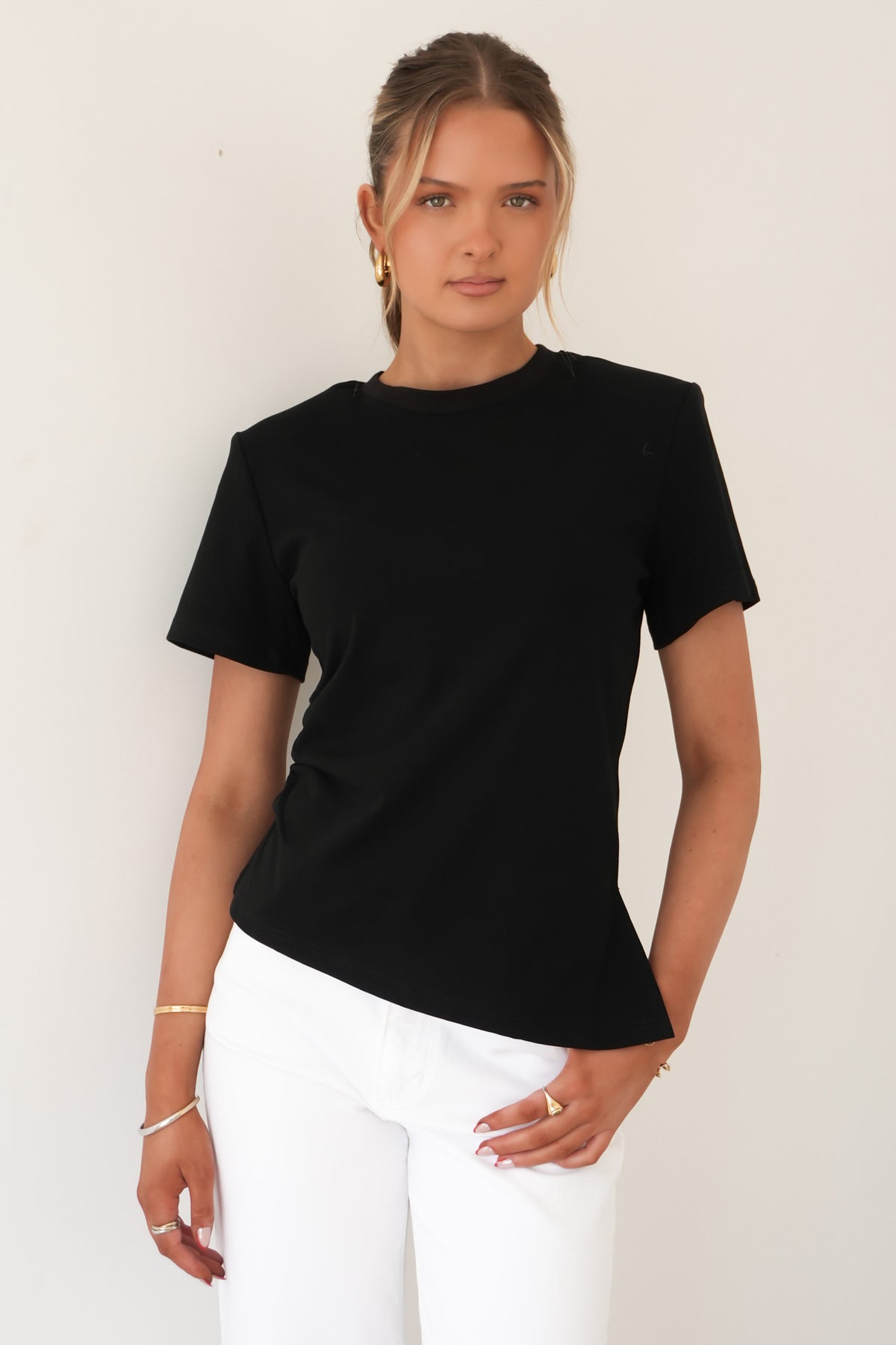 Wina Tee Black