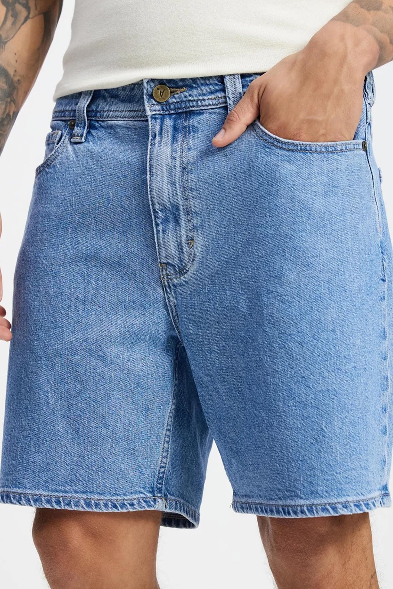 A3 Straight Short Larry