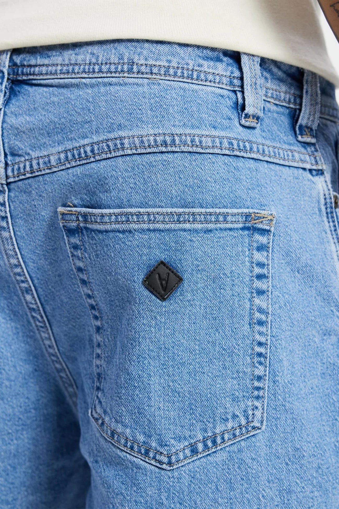 A3 Straight Short Larry