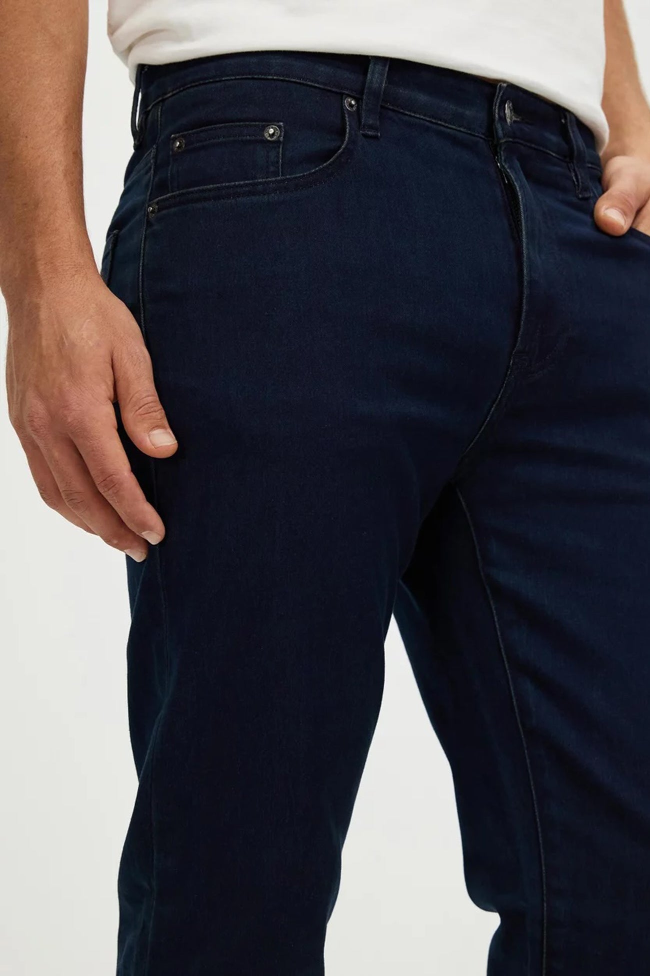 R2 Slim & Narrow Stretch Jean Clean Rinse