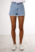 A High Relaxed Short Esmeralda