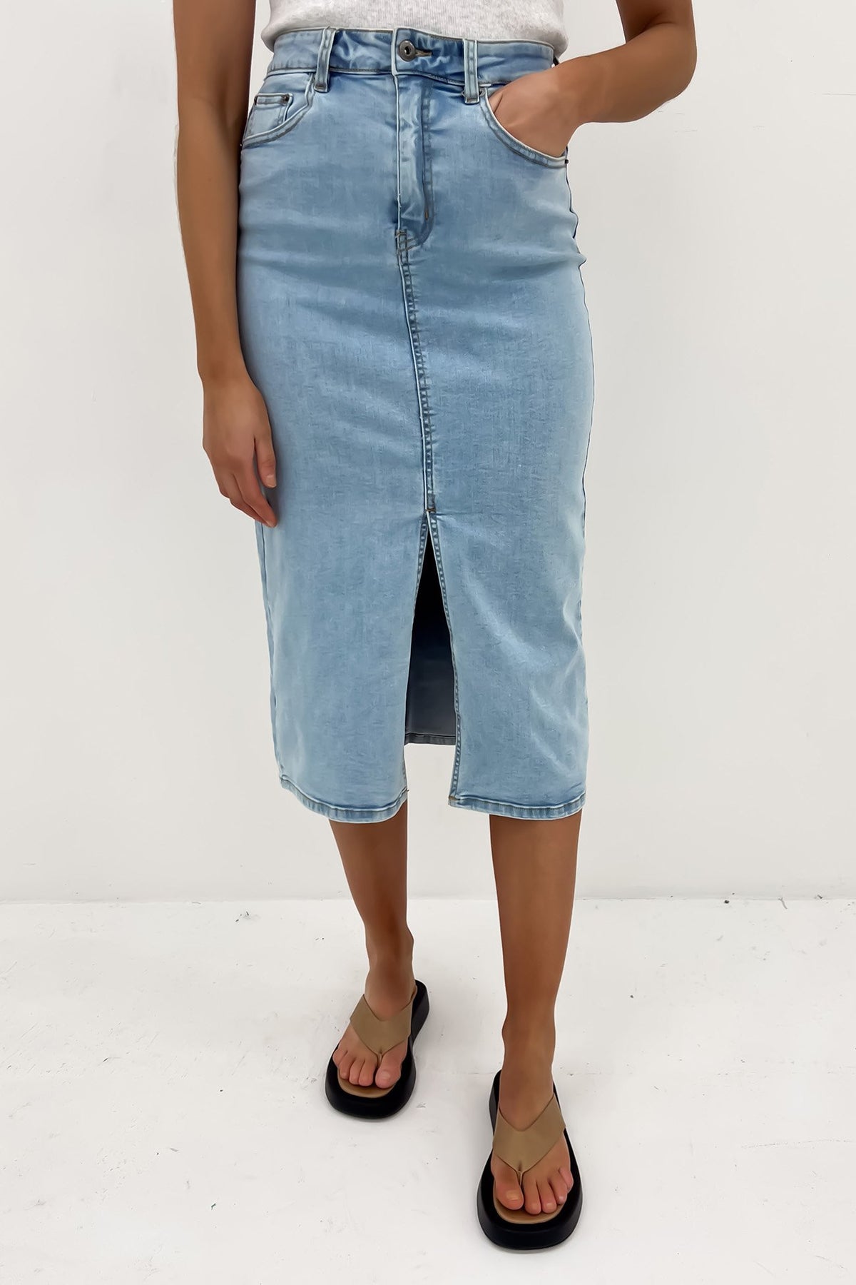 Aggregate more than 100 denim pencil skirt australia super hot